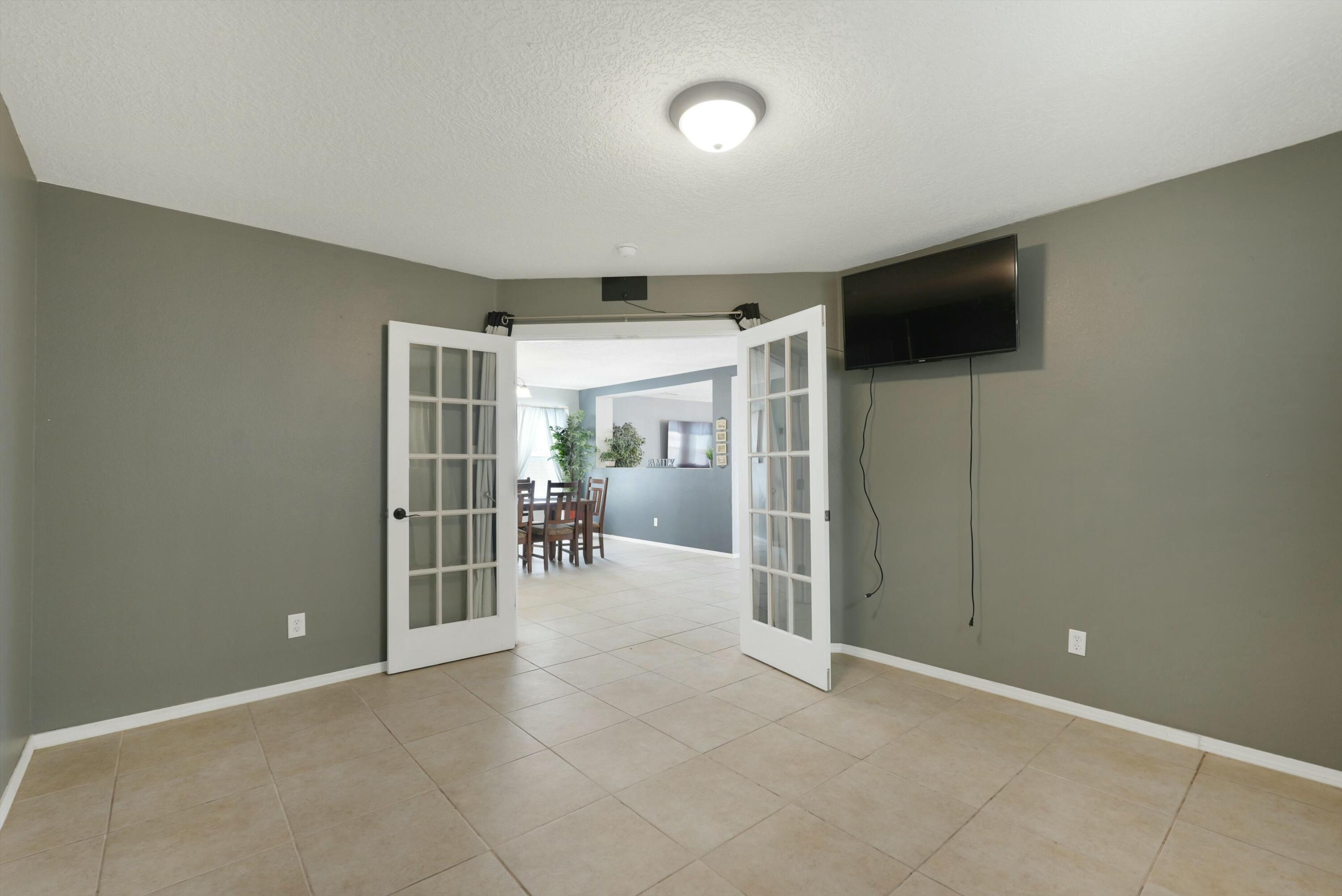 10748 Humphries Lane SW