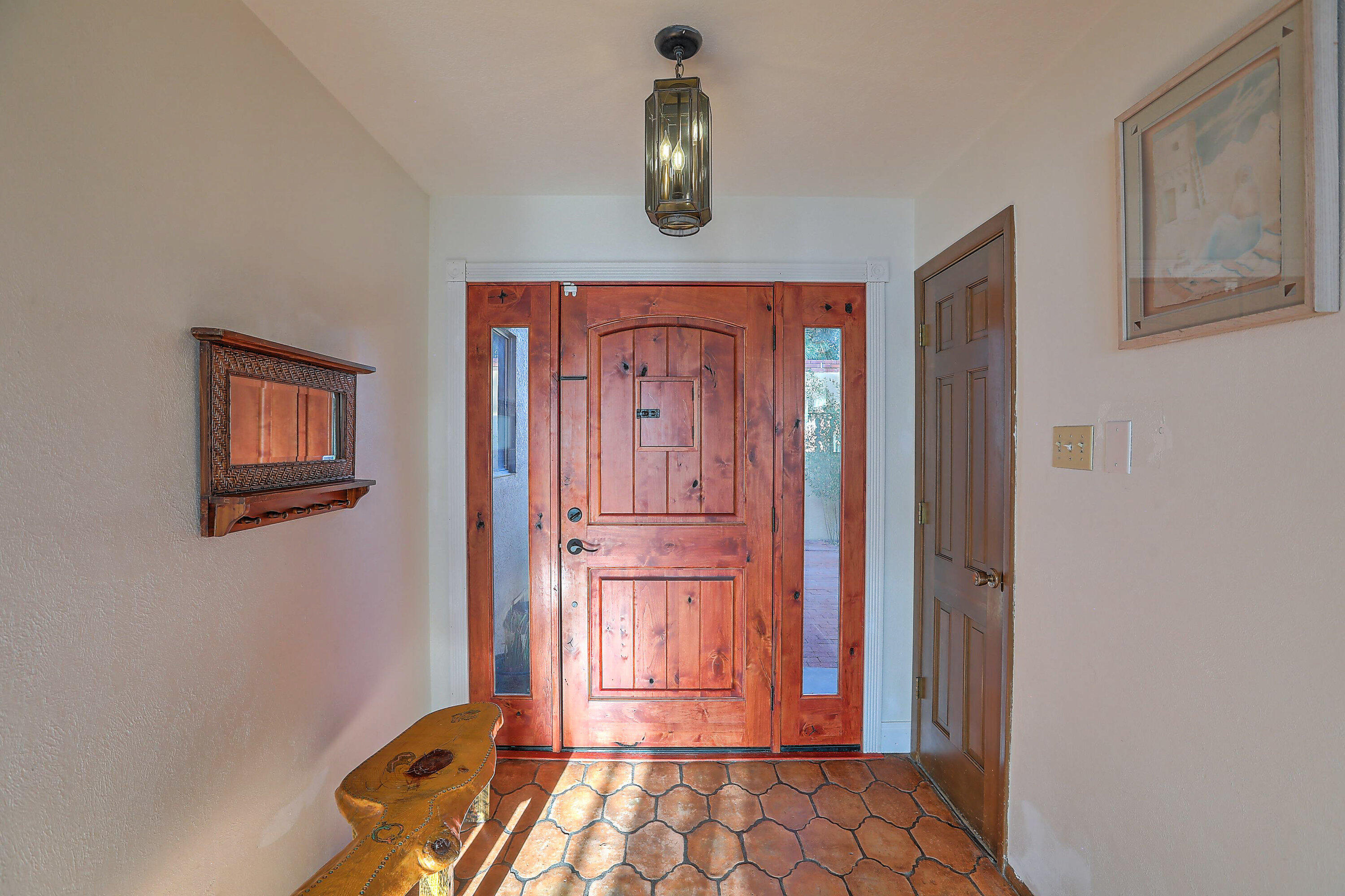 1613 EASTRIDGE Drive NE