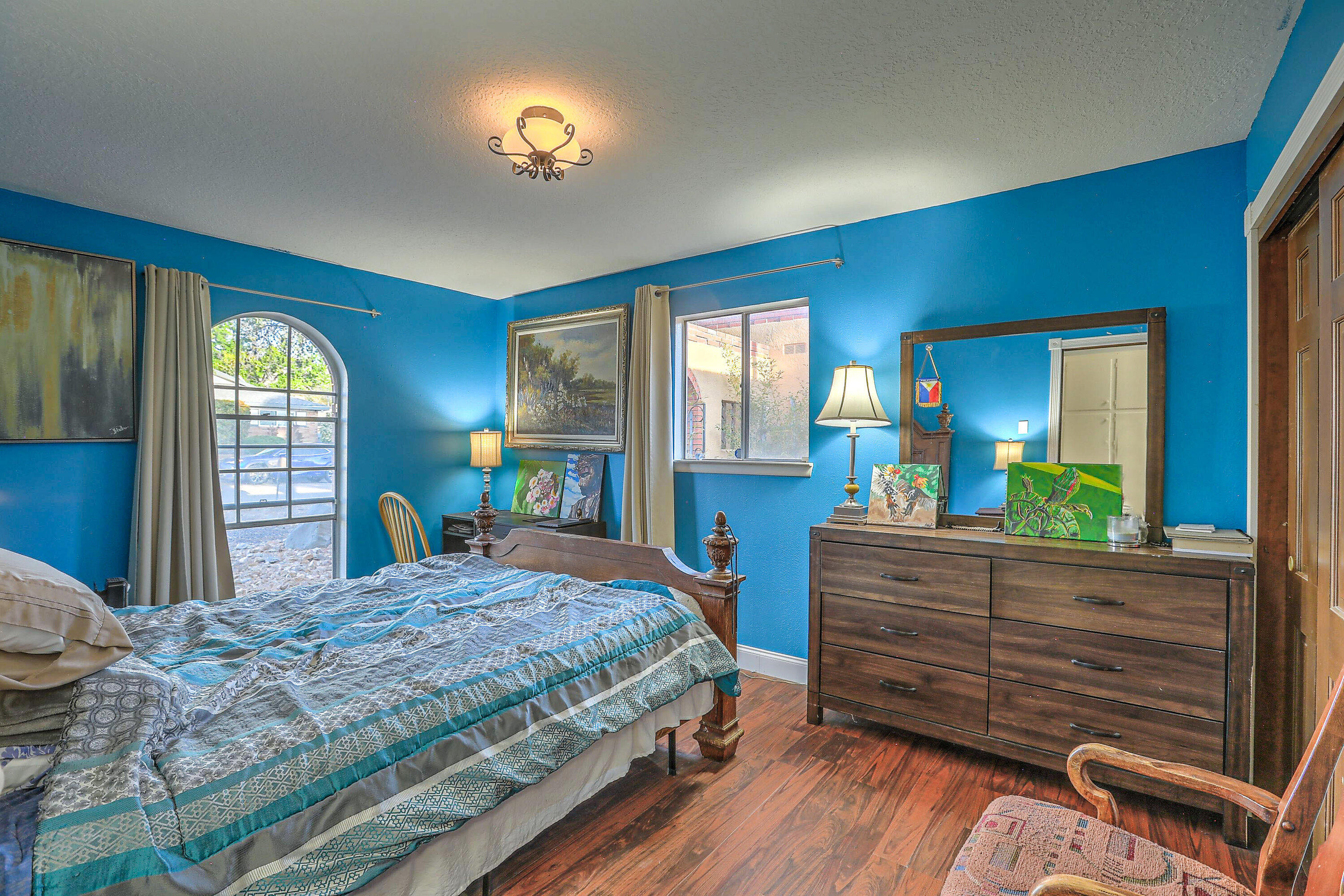 1613 EASTRIDGE Drive NE