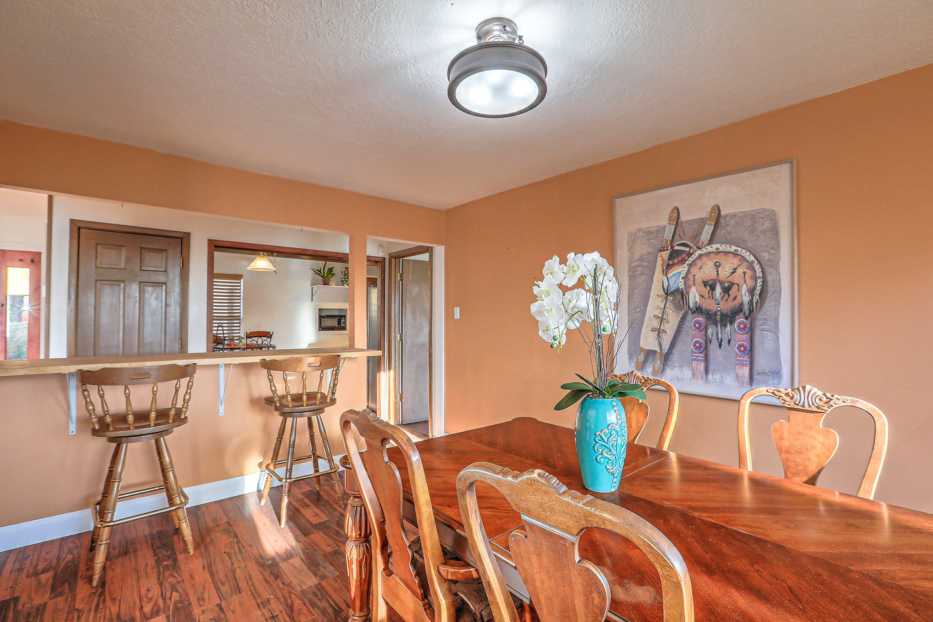 1613 EASTRIDGE Drive NE