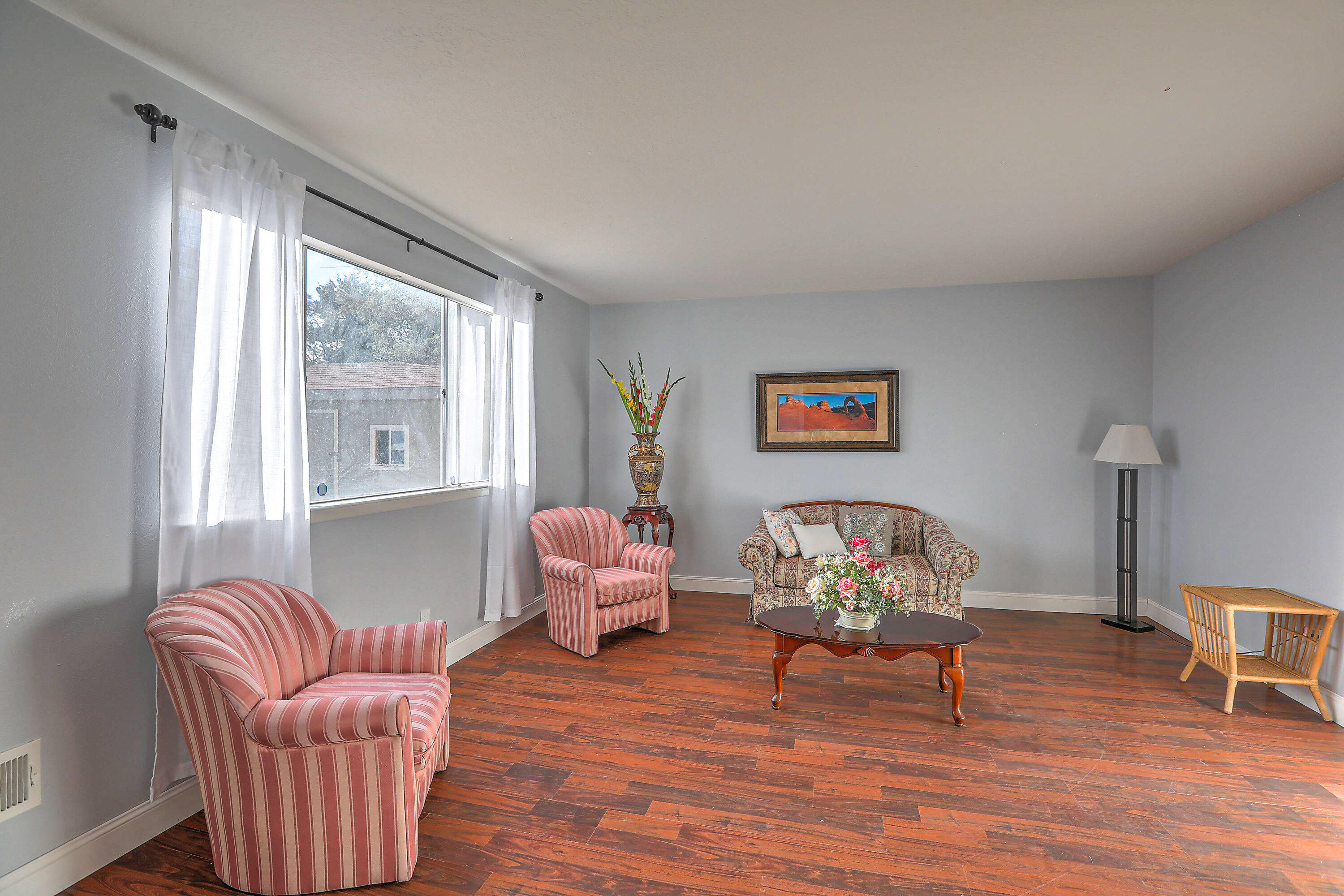 1613 EASTRIDGE Drive NE