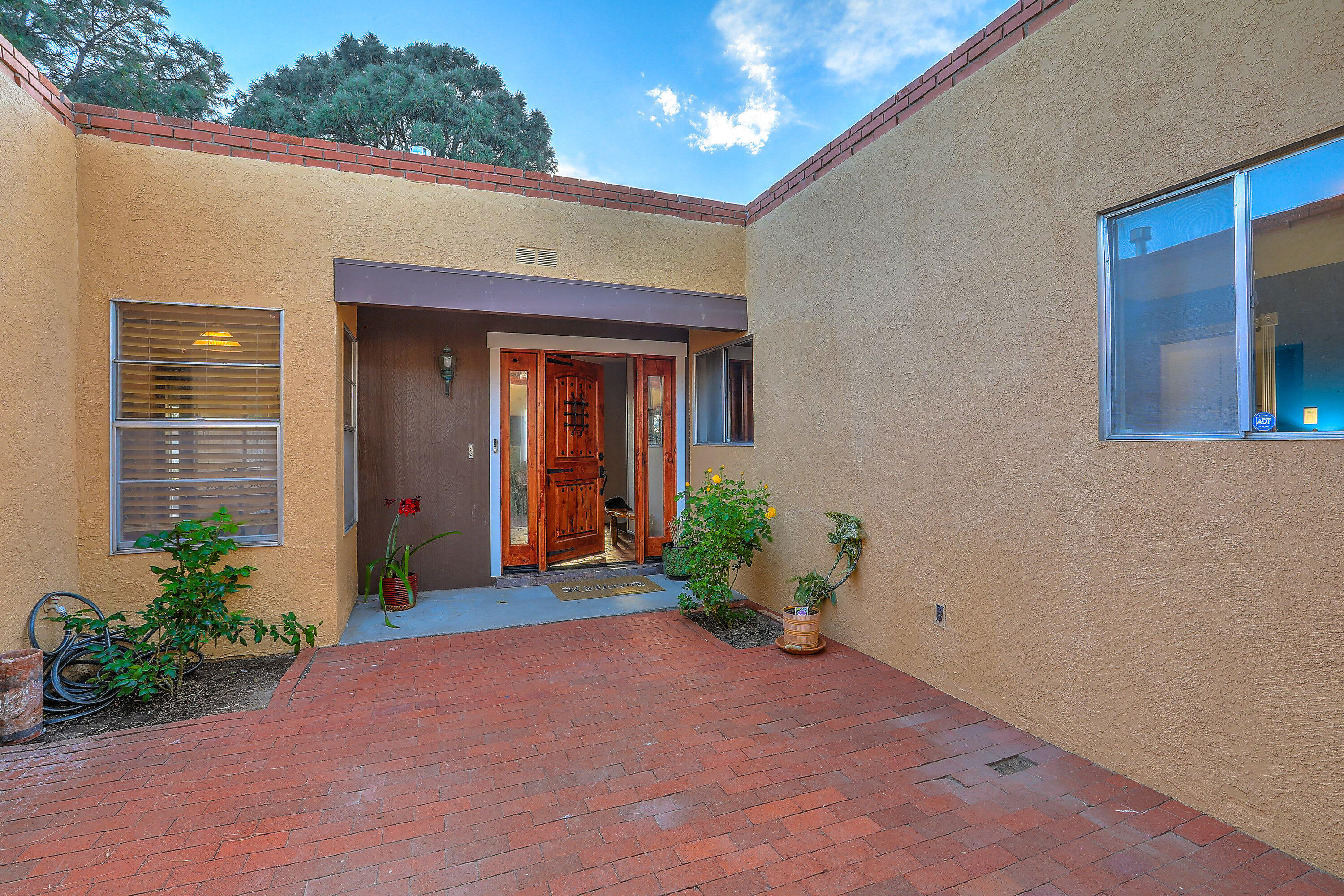 1613 EASTRIDGE Drive NE