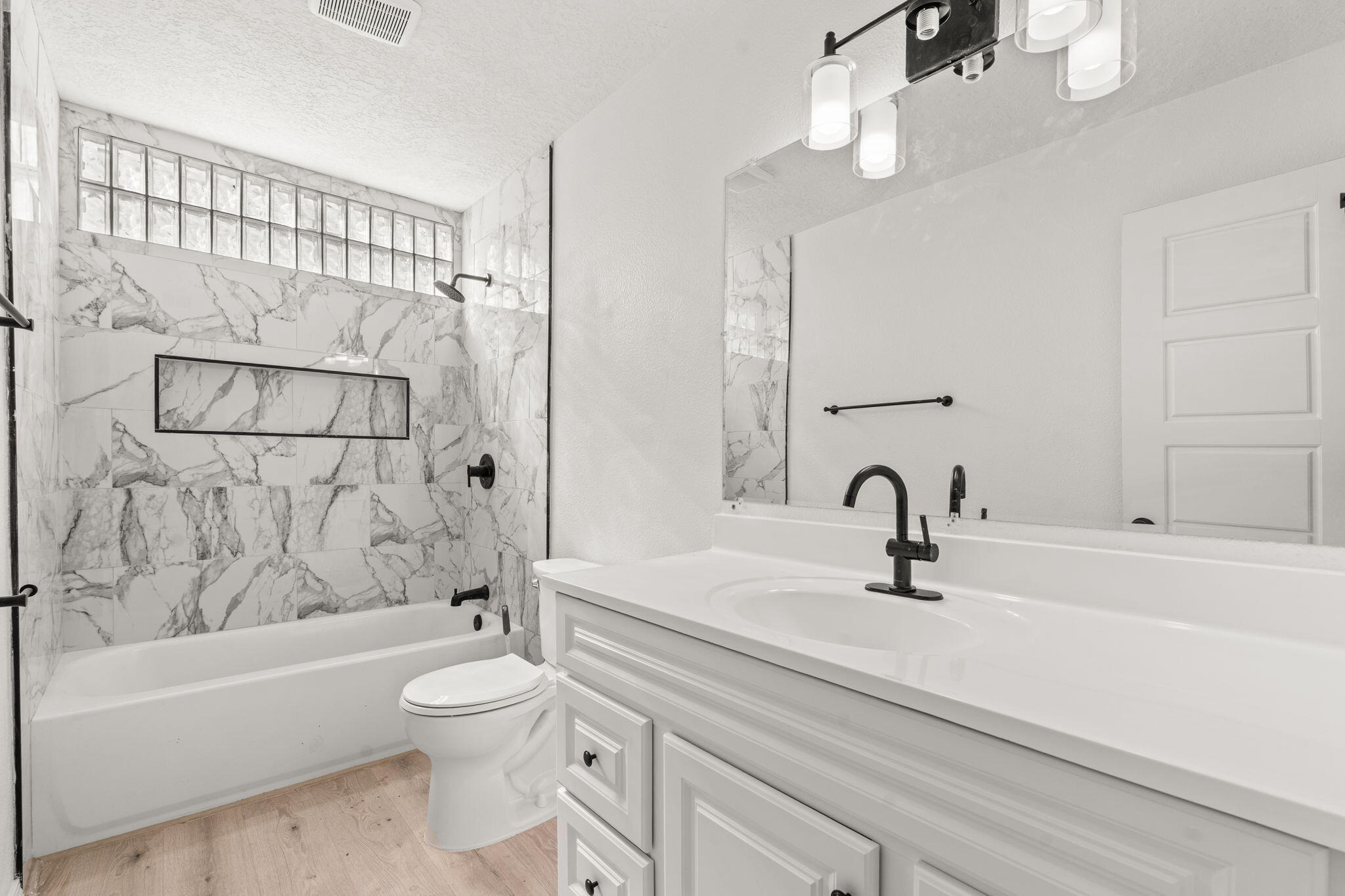 8905 ALEXIS Avenue SW