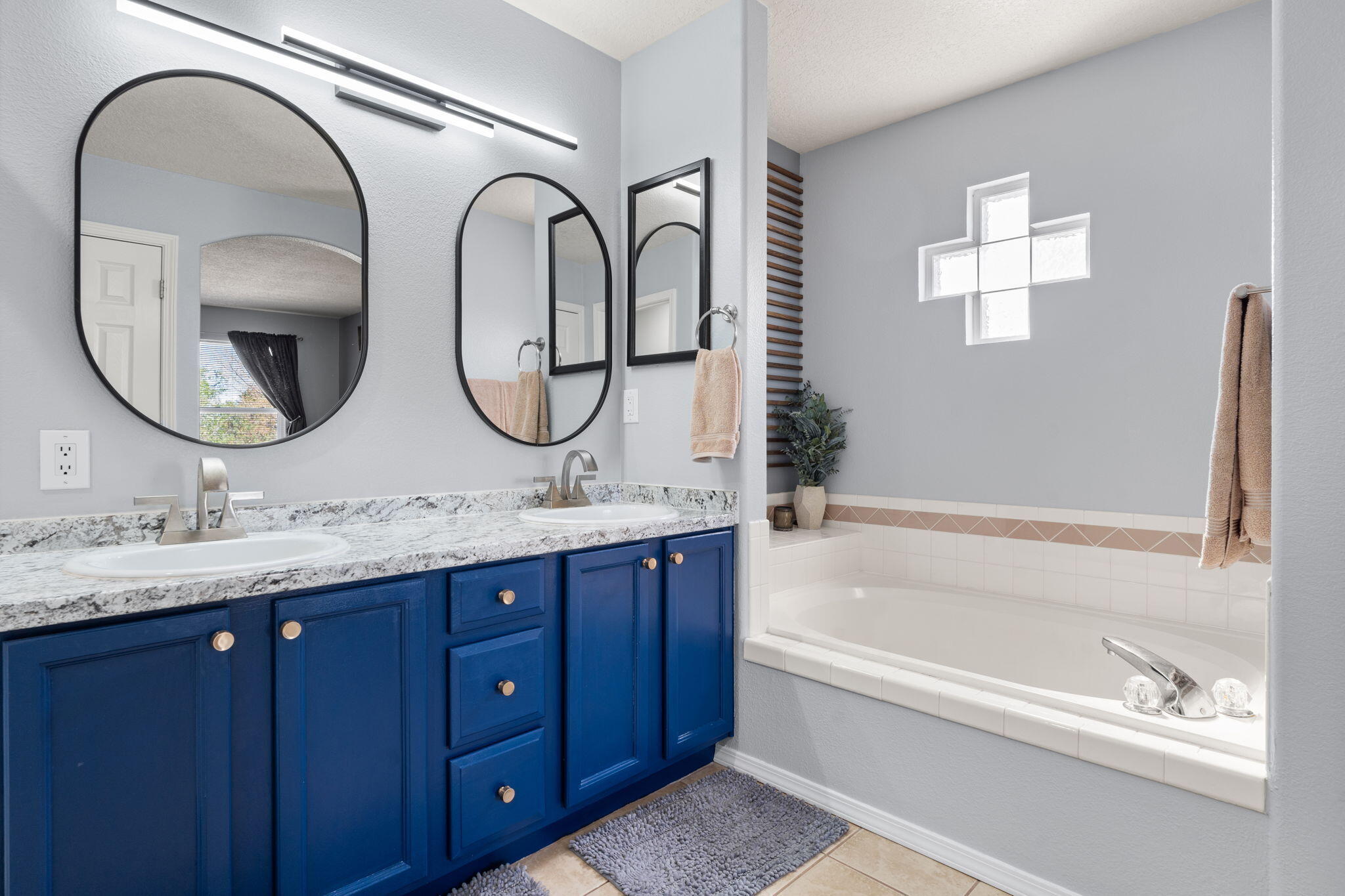 7105 AVIGNON Court NW