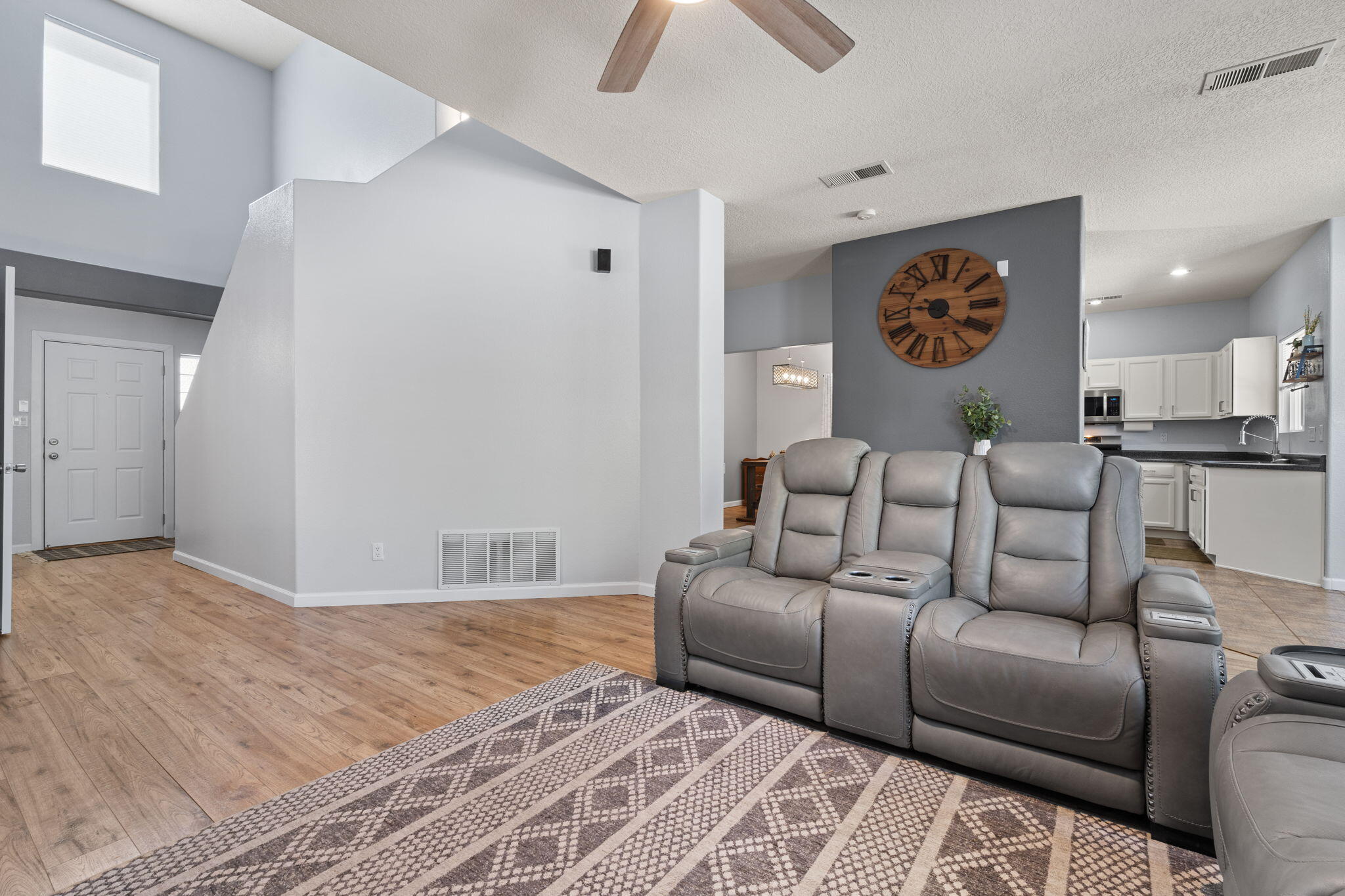 7105 AVIGNON Court NW