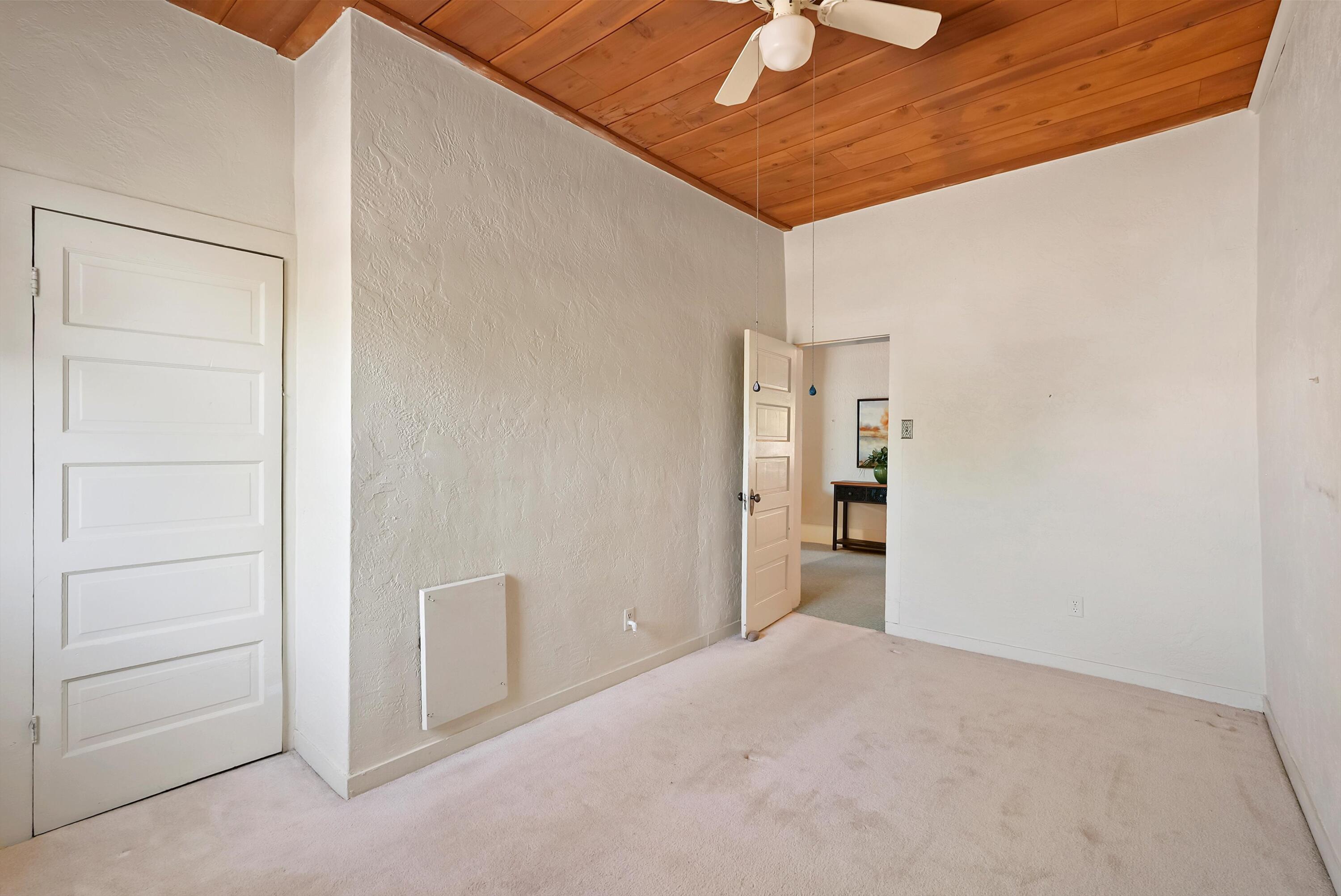 11009 EDITH Boulevard NE