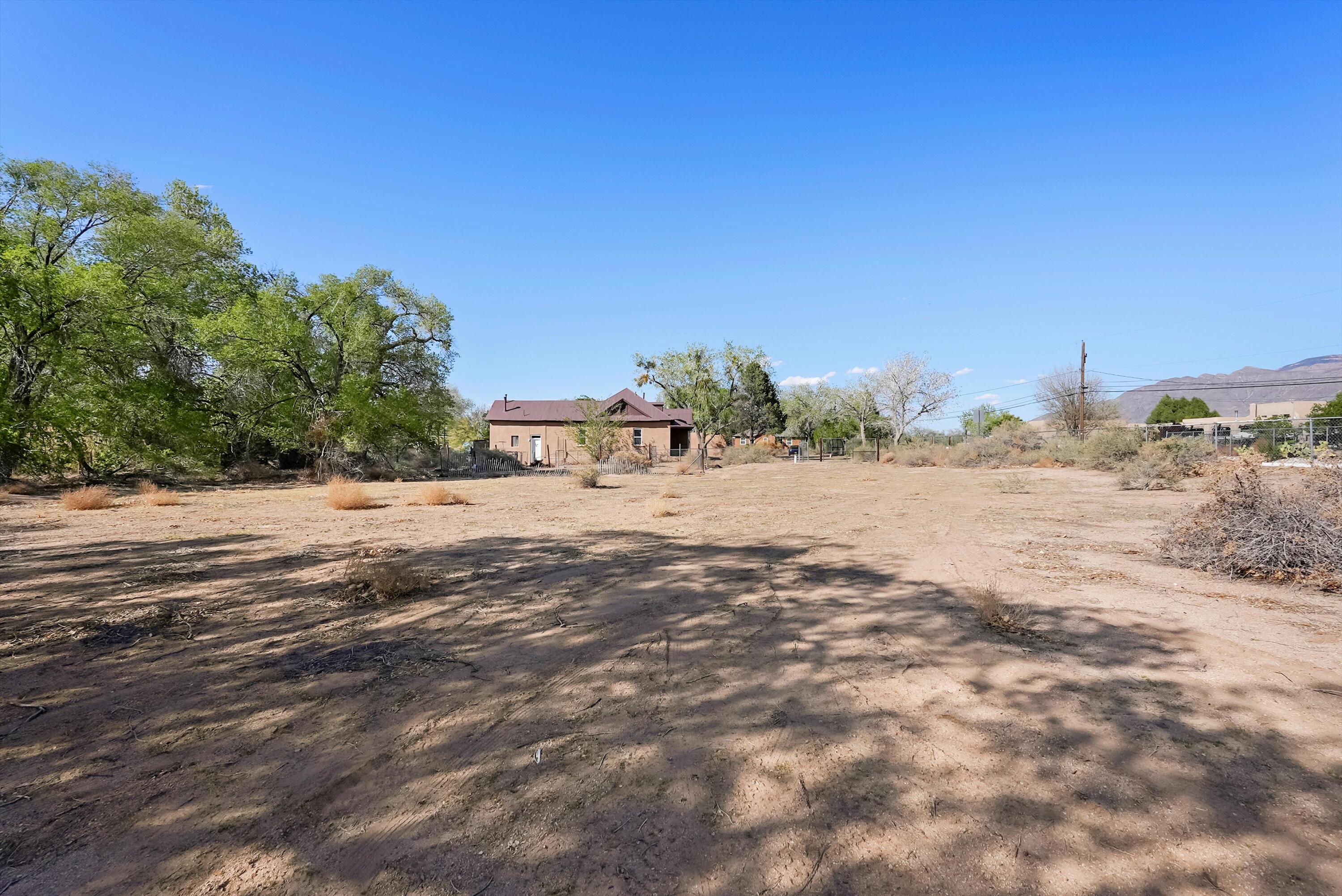 11009 EDITH Boulevard NE