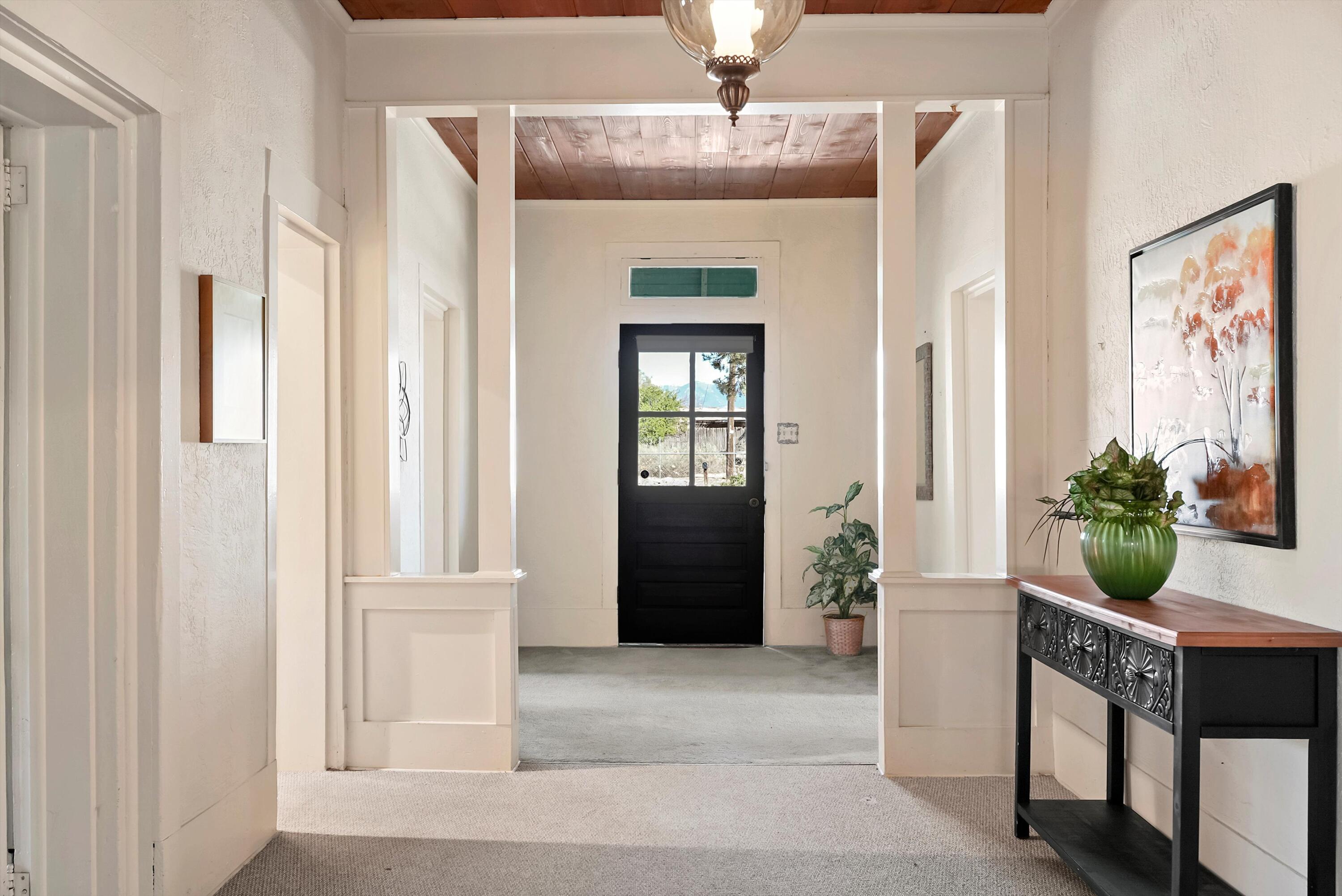 11009 EDITH Boulevard NE