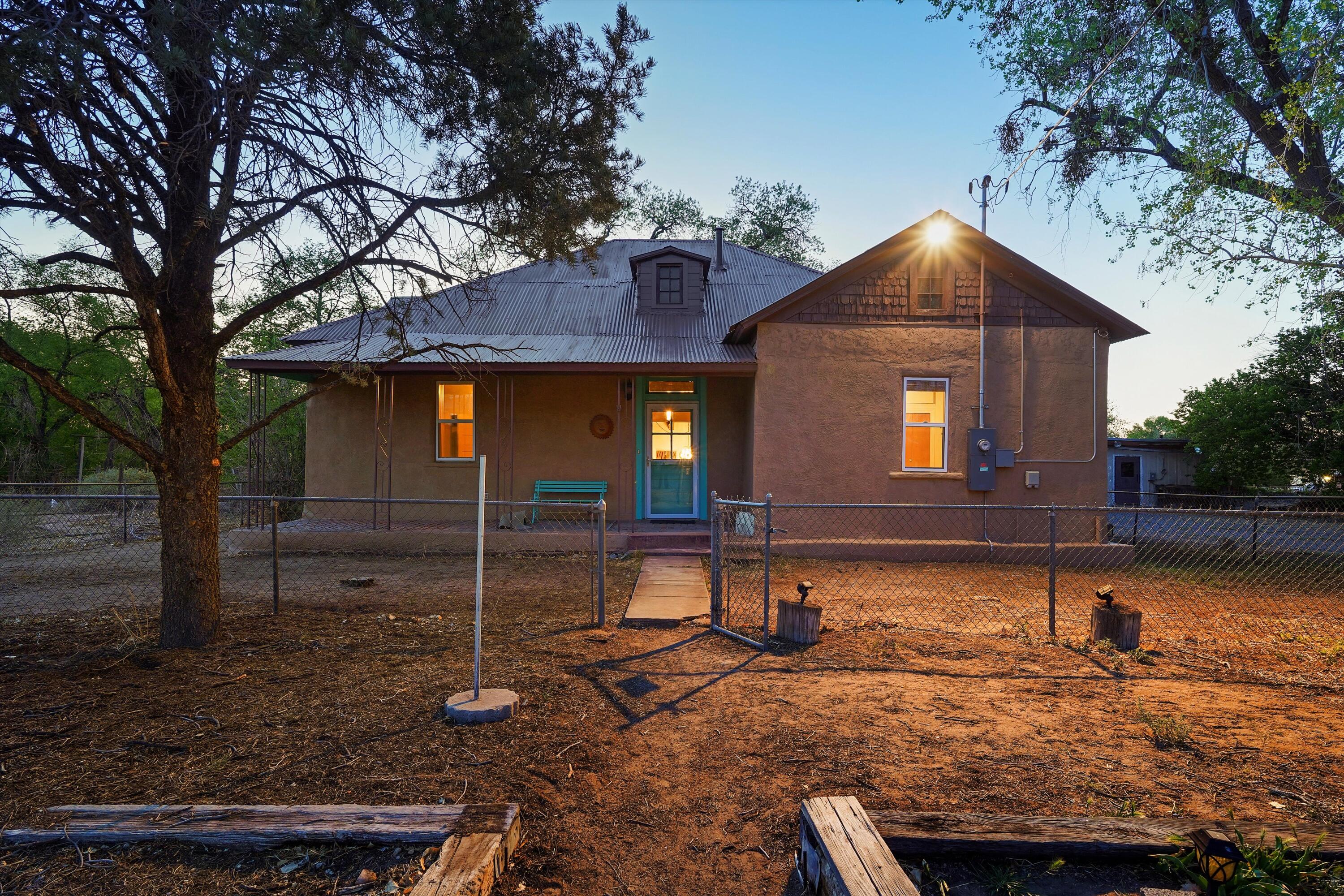 11009 EDITH Boulevard NE