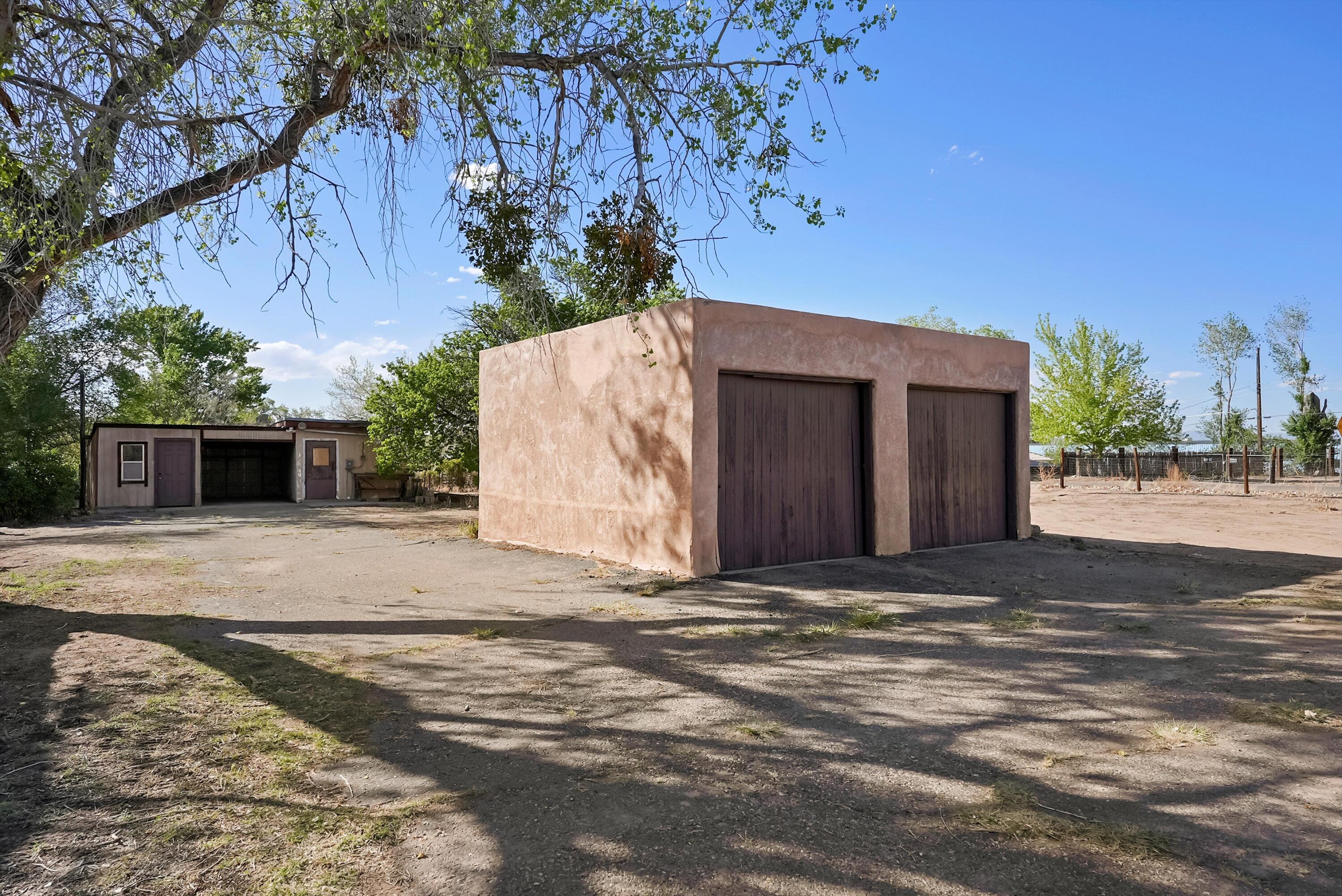 11009 EDITH Boulevard NE