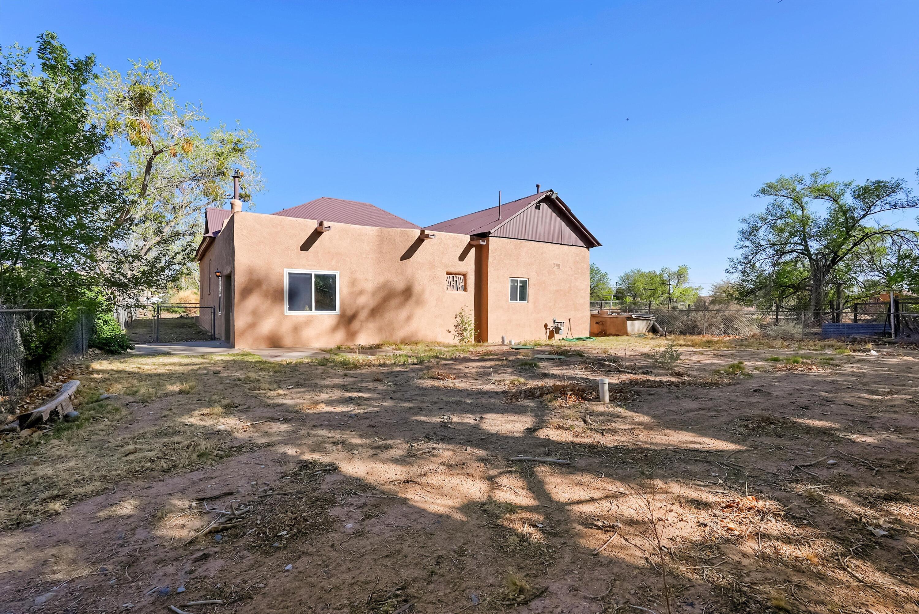 11009 EDITH Boulevard NE