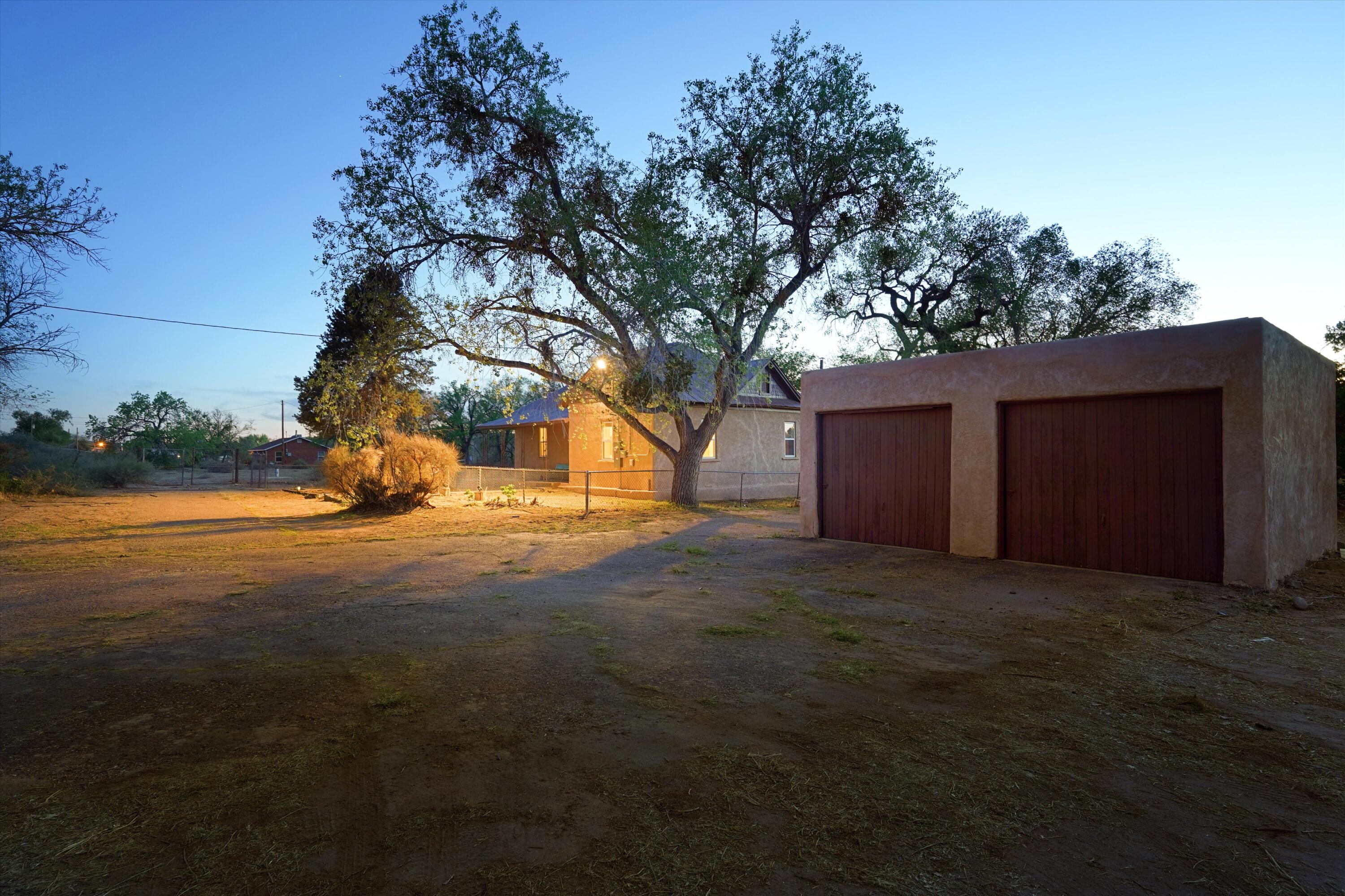 11009 EDITH Boulevard NE