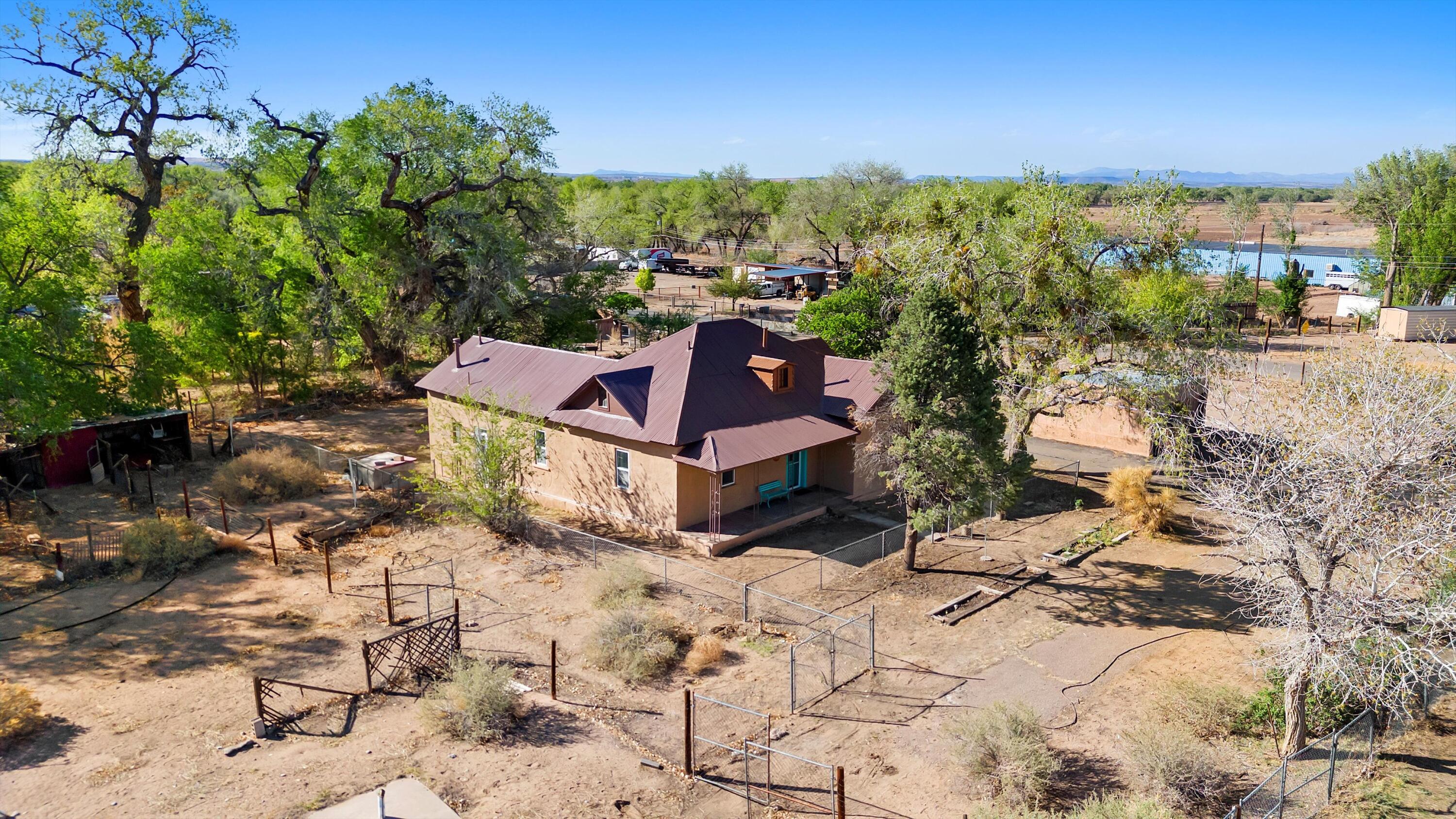 11009 EDITH Boulevard NE