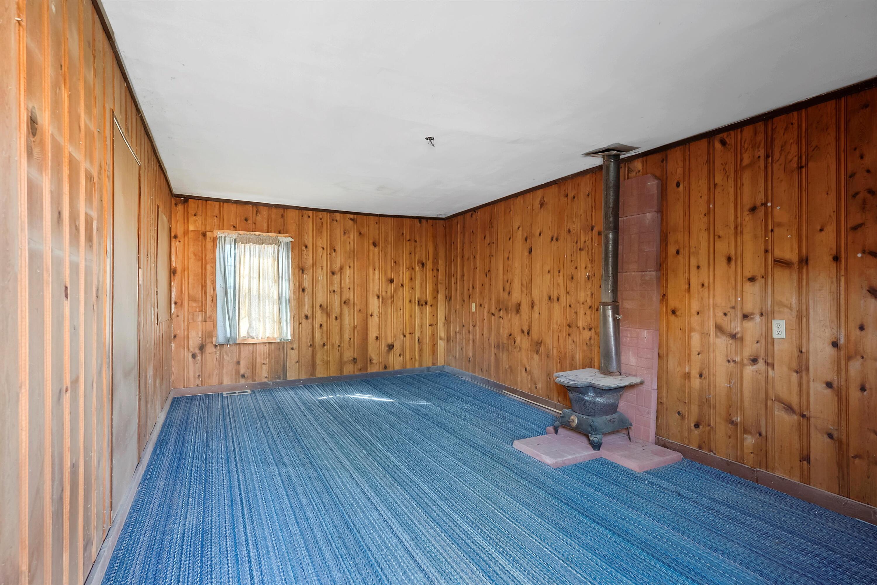 11009 EDITH Boulevard NE