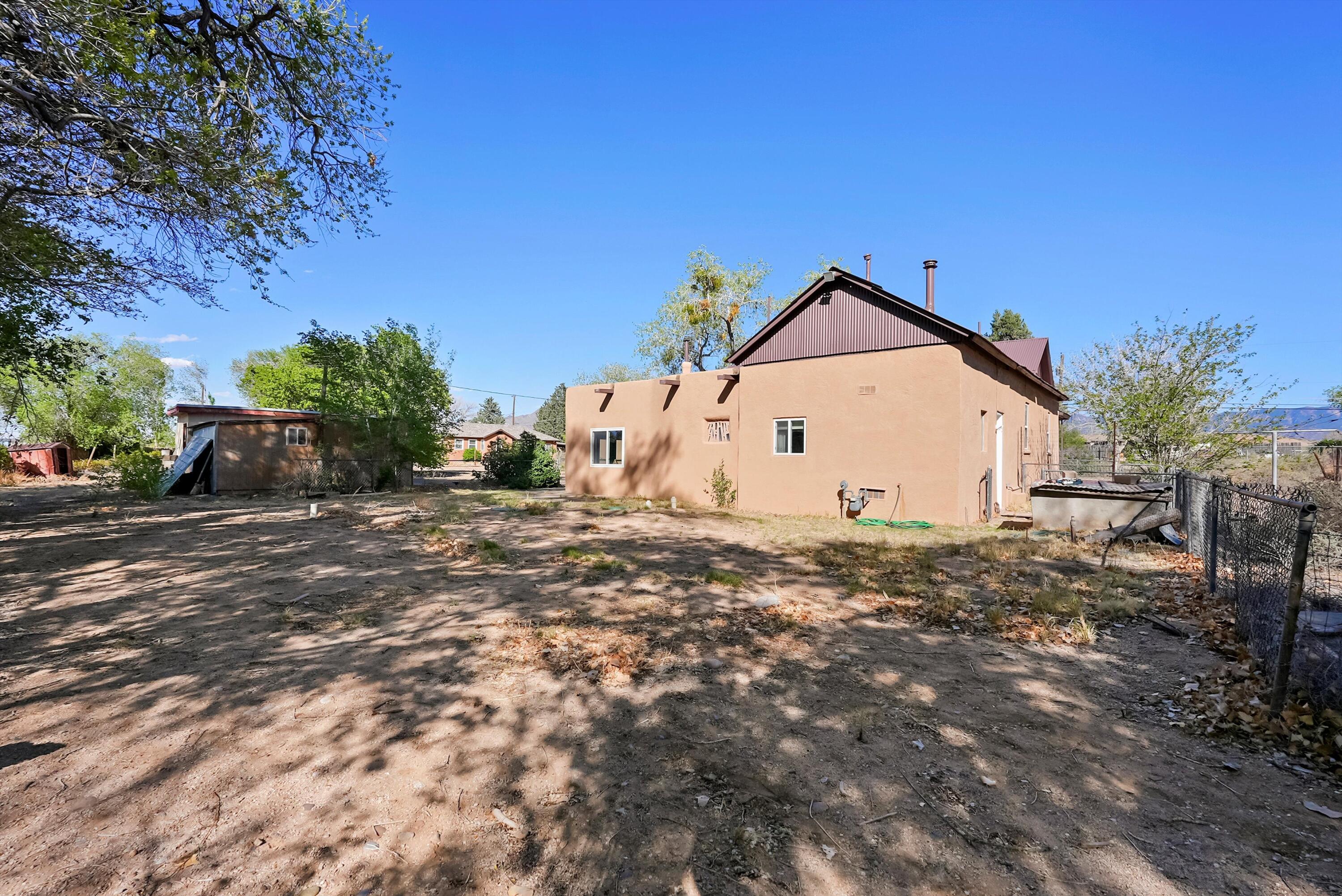 11009 EDITH Boulevard NE