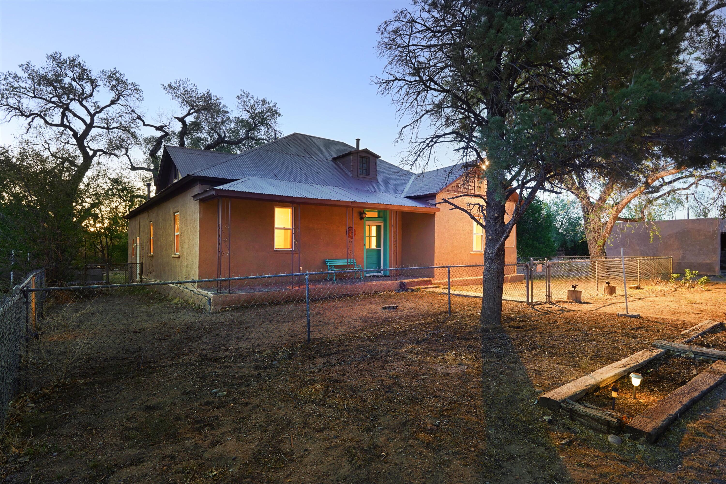 11009 EDITH Boulevard NE