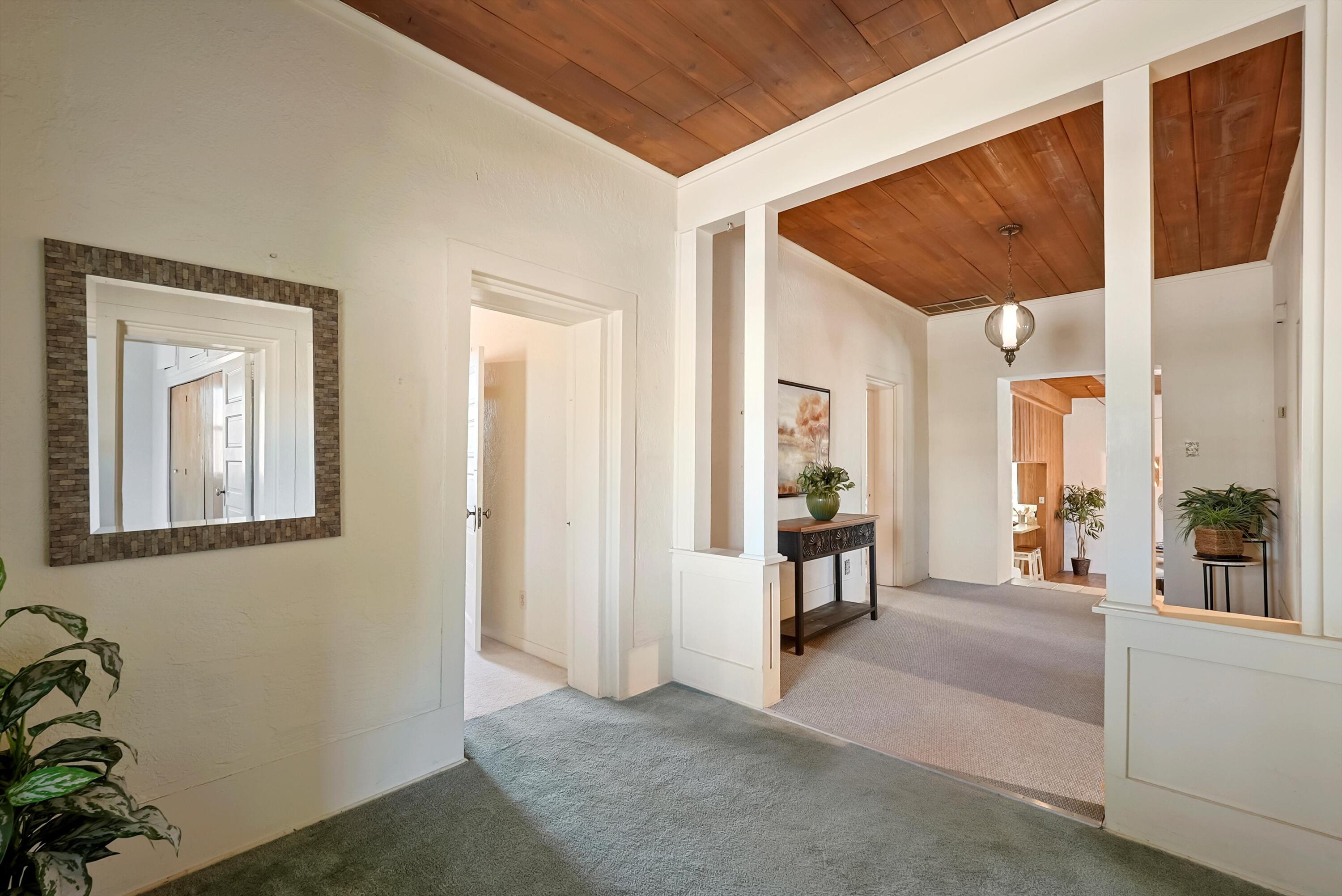 11009 EDITH Boulevard NE