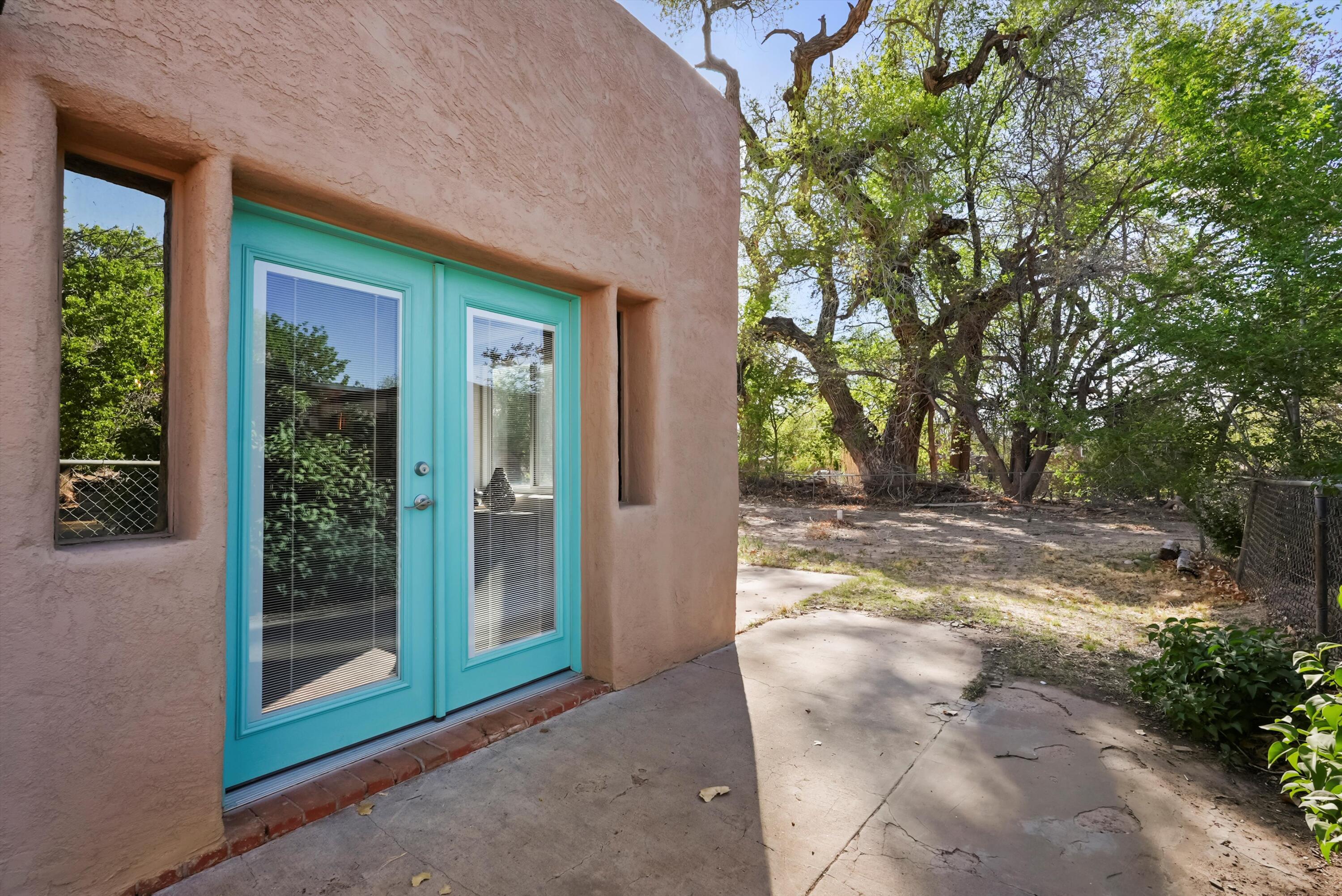 11009 EDITH Boulevard NE