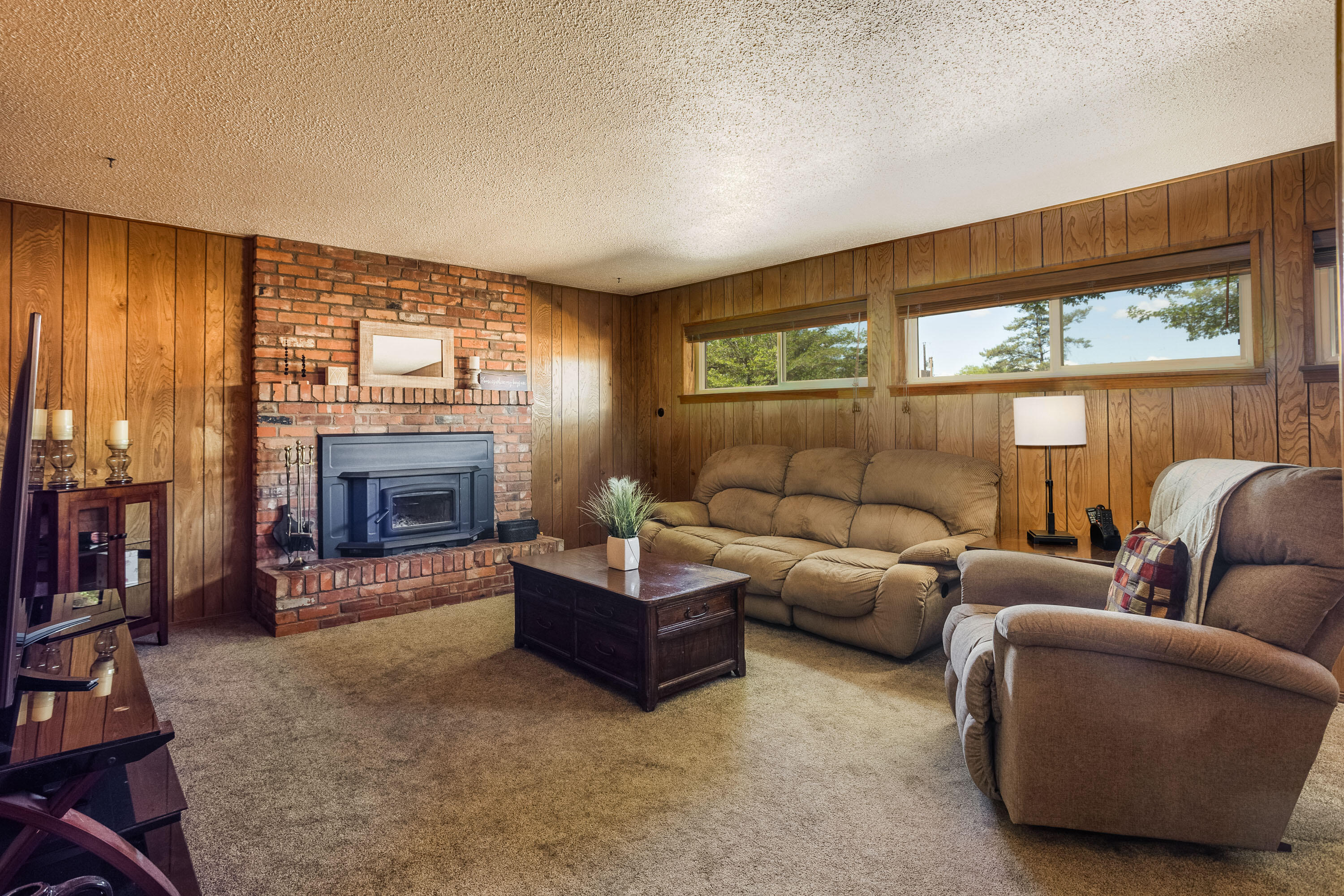 3616 SINGAPORE Circle NE