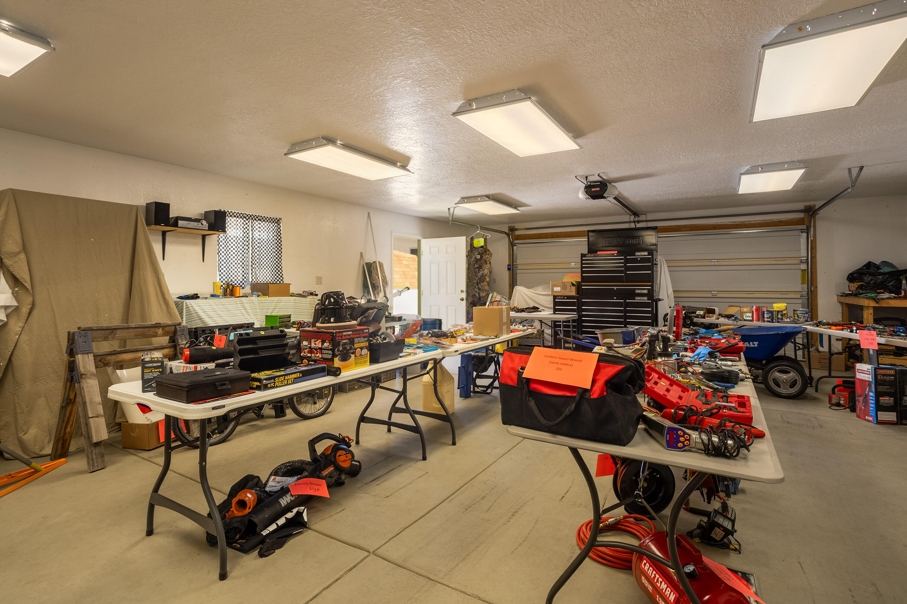 3616 SINGAPORE Circle NE