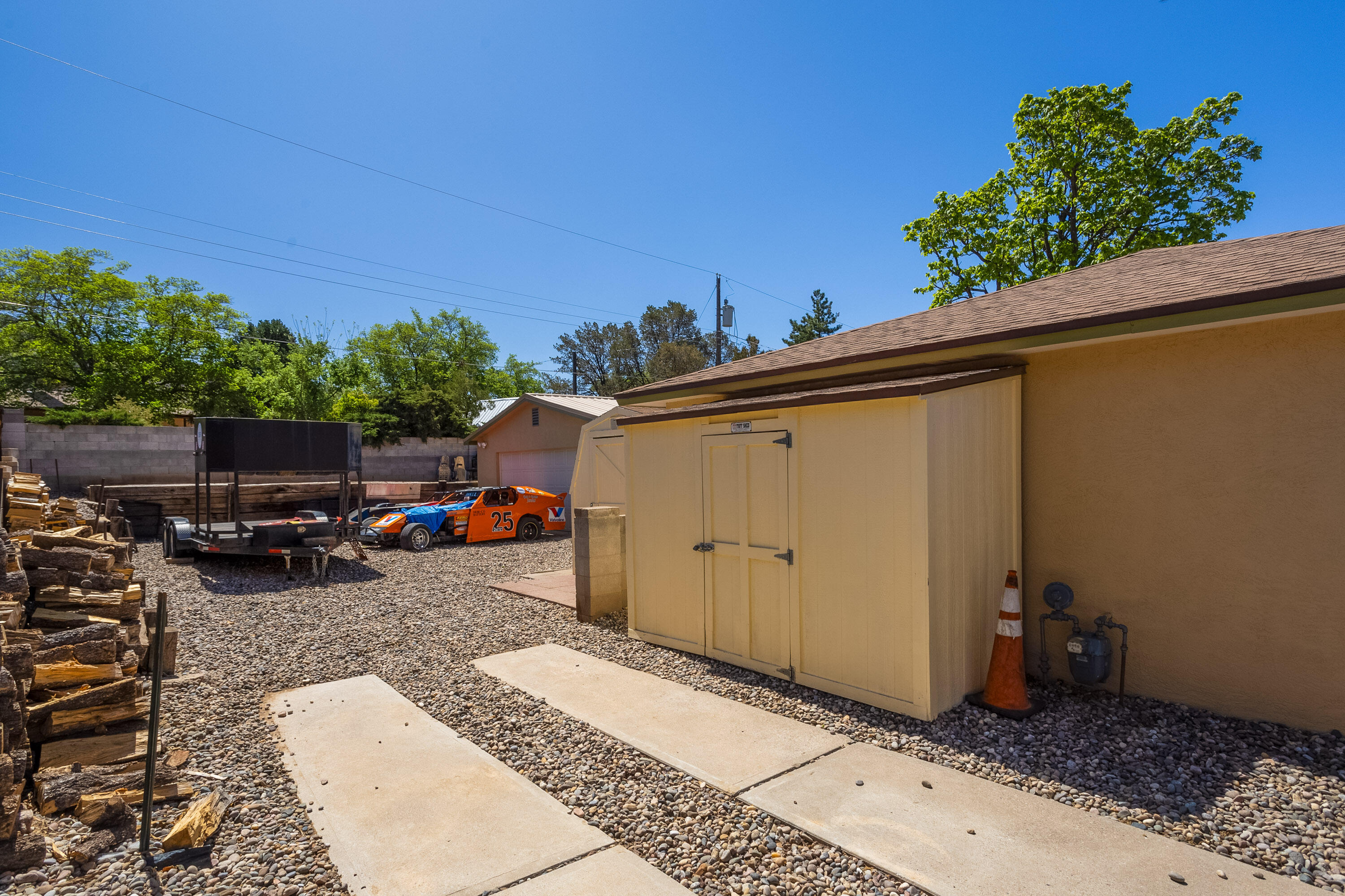 3616 SINGAPORE Circle NE