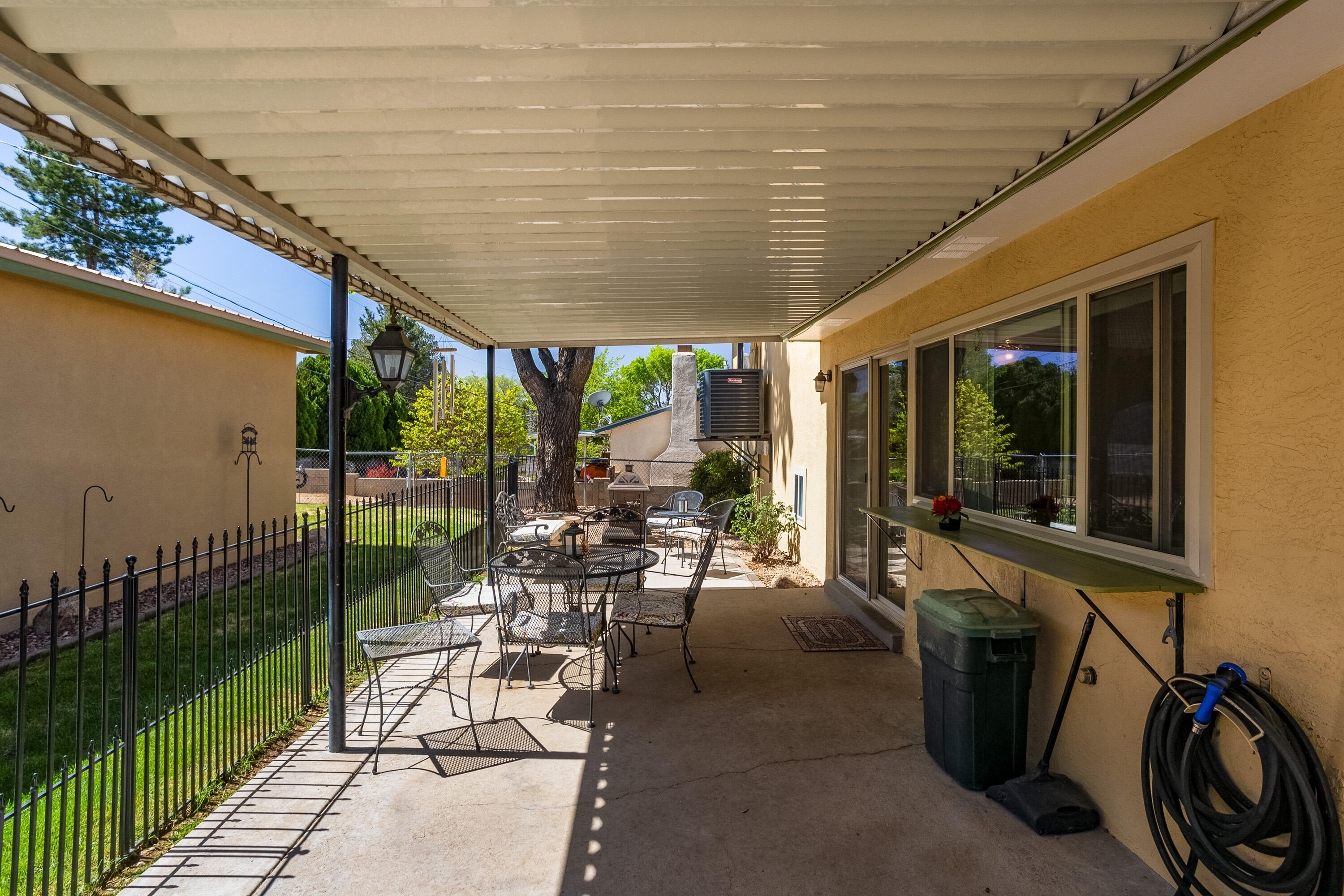 3616 SINGAPORE Circle NE