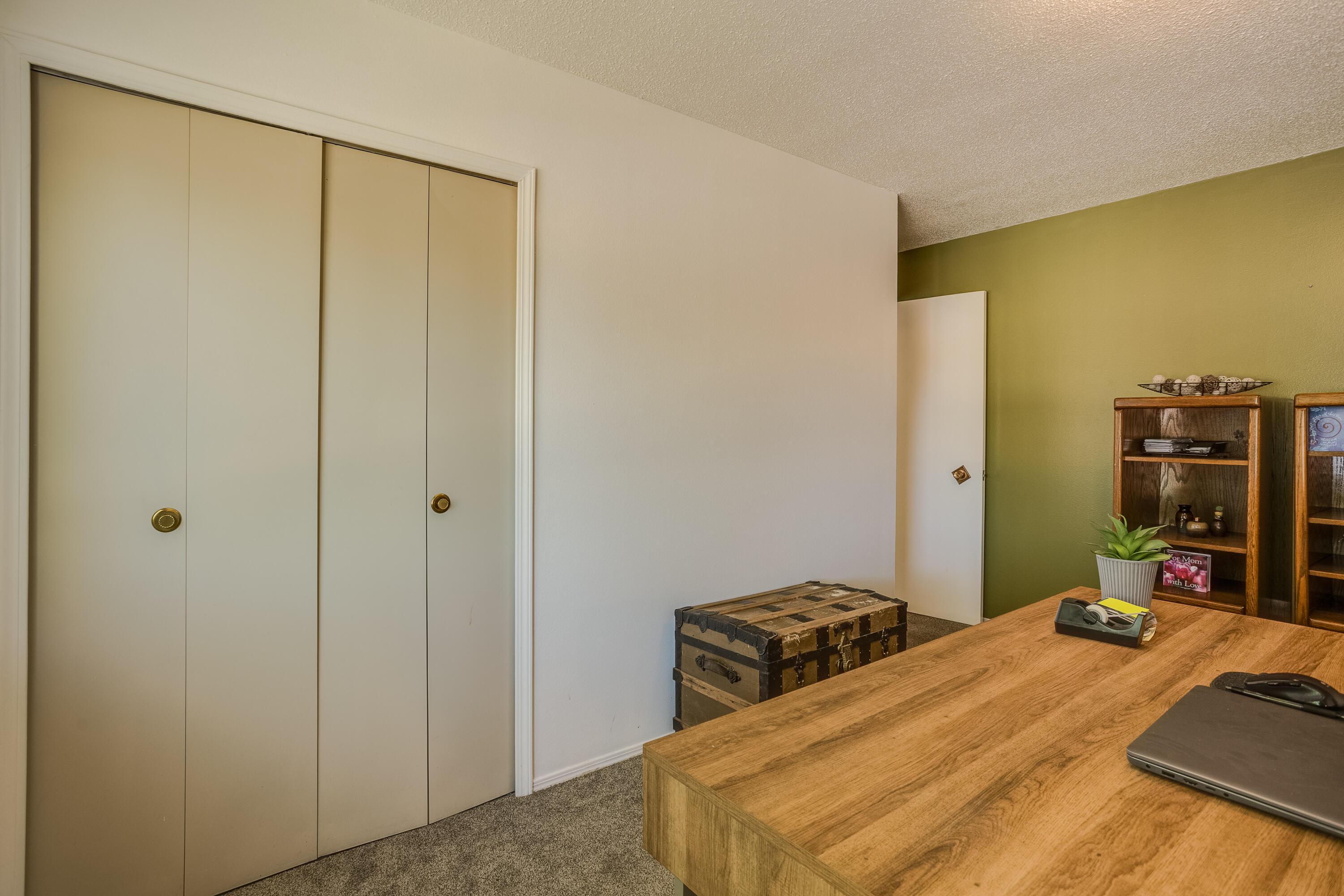 3616 SINGAPORE Circle NE