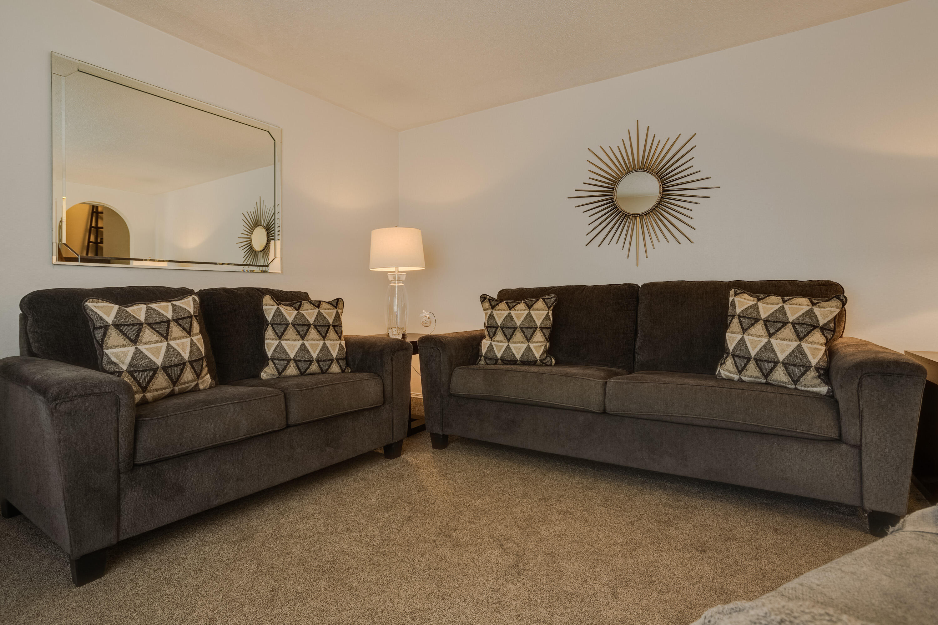 3616 SINGAPORE Circle NE