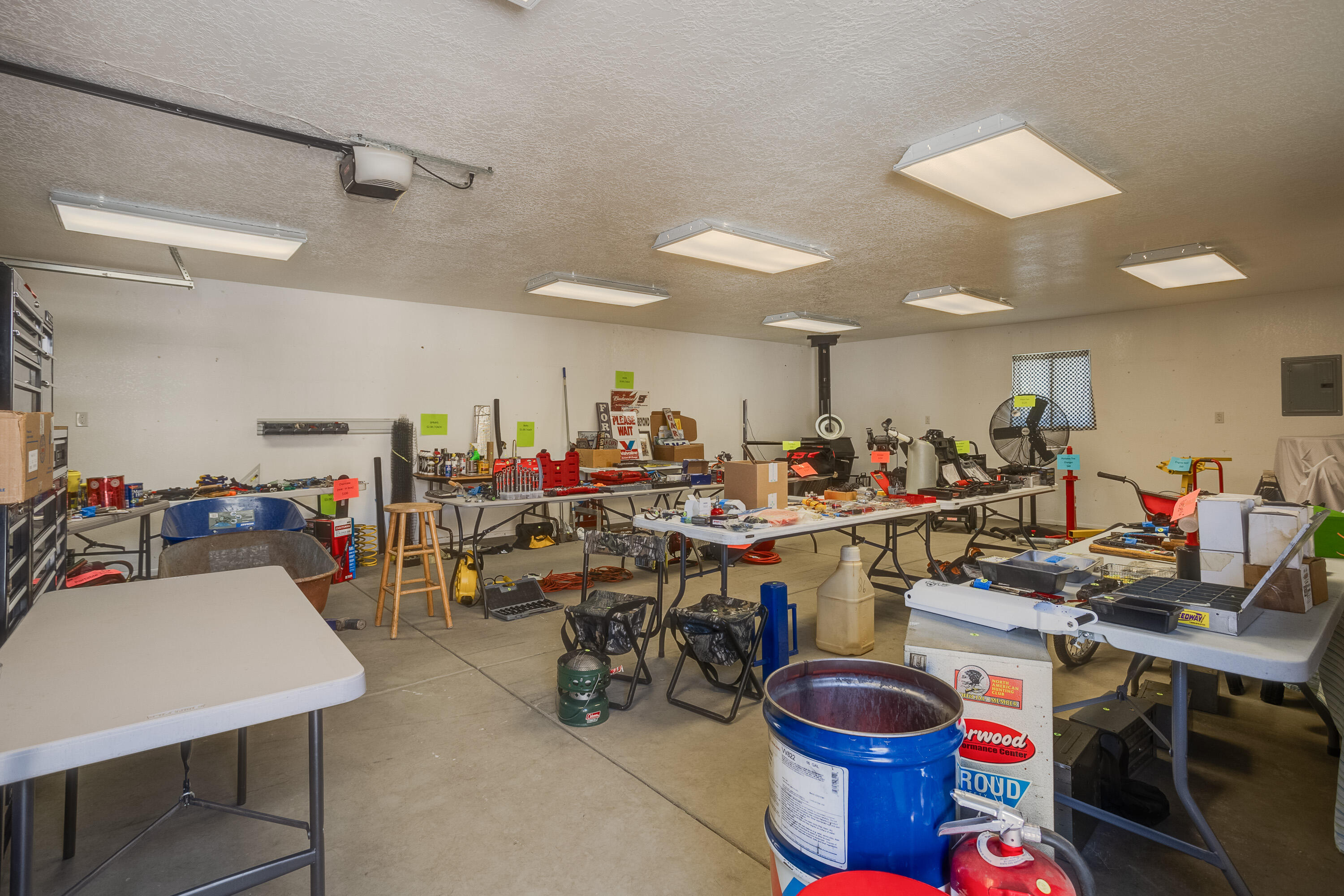 3616 SINGAPORE Circle NE