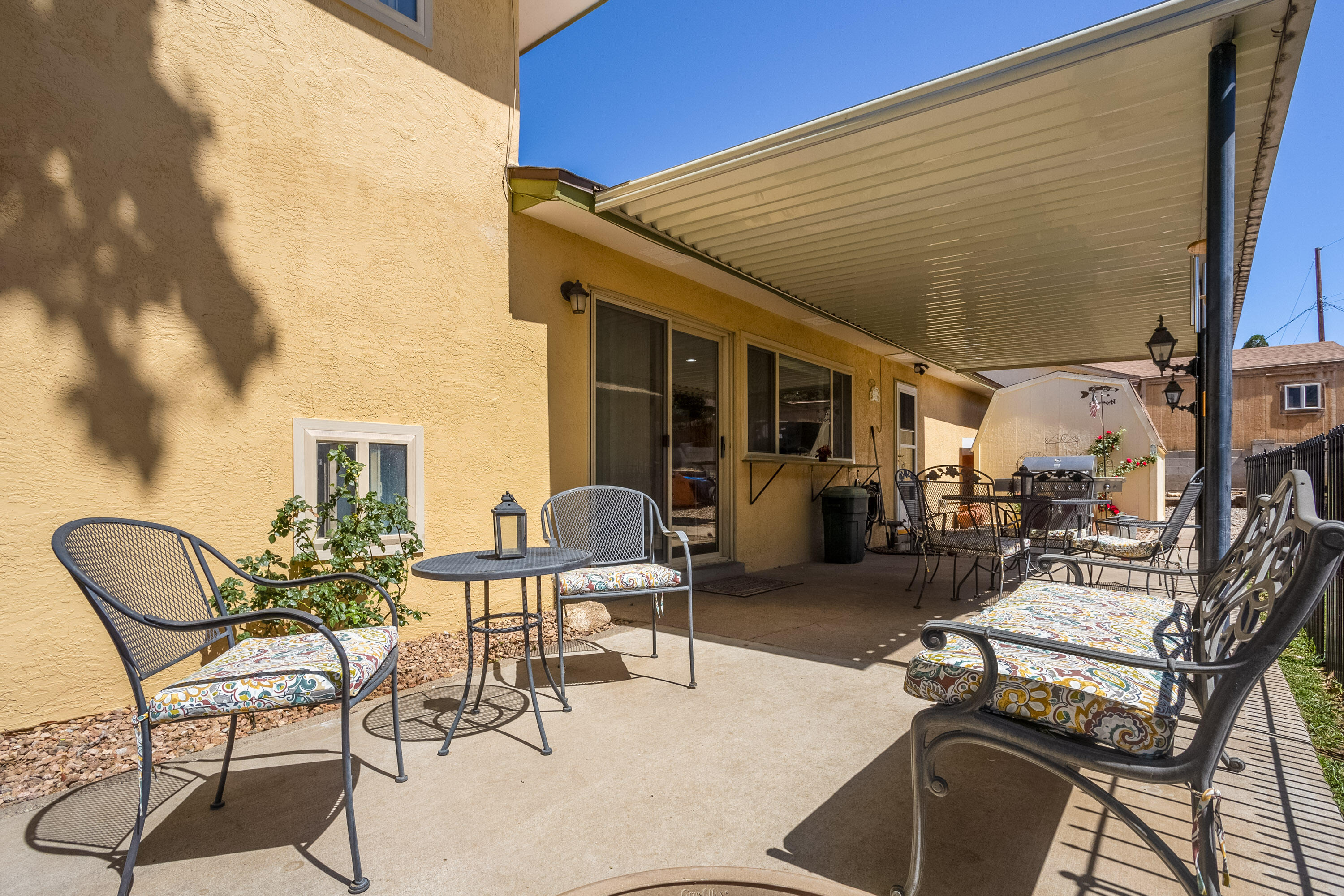 3616 SINGAPORE Circle NE