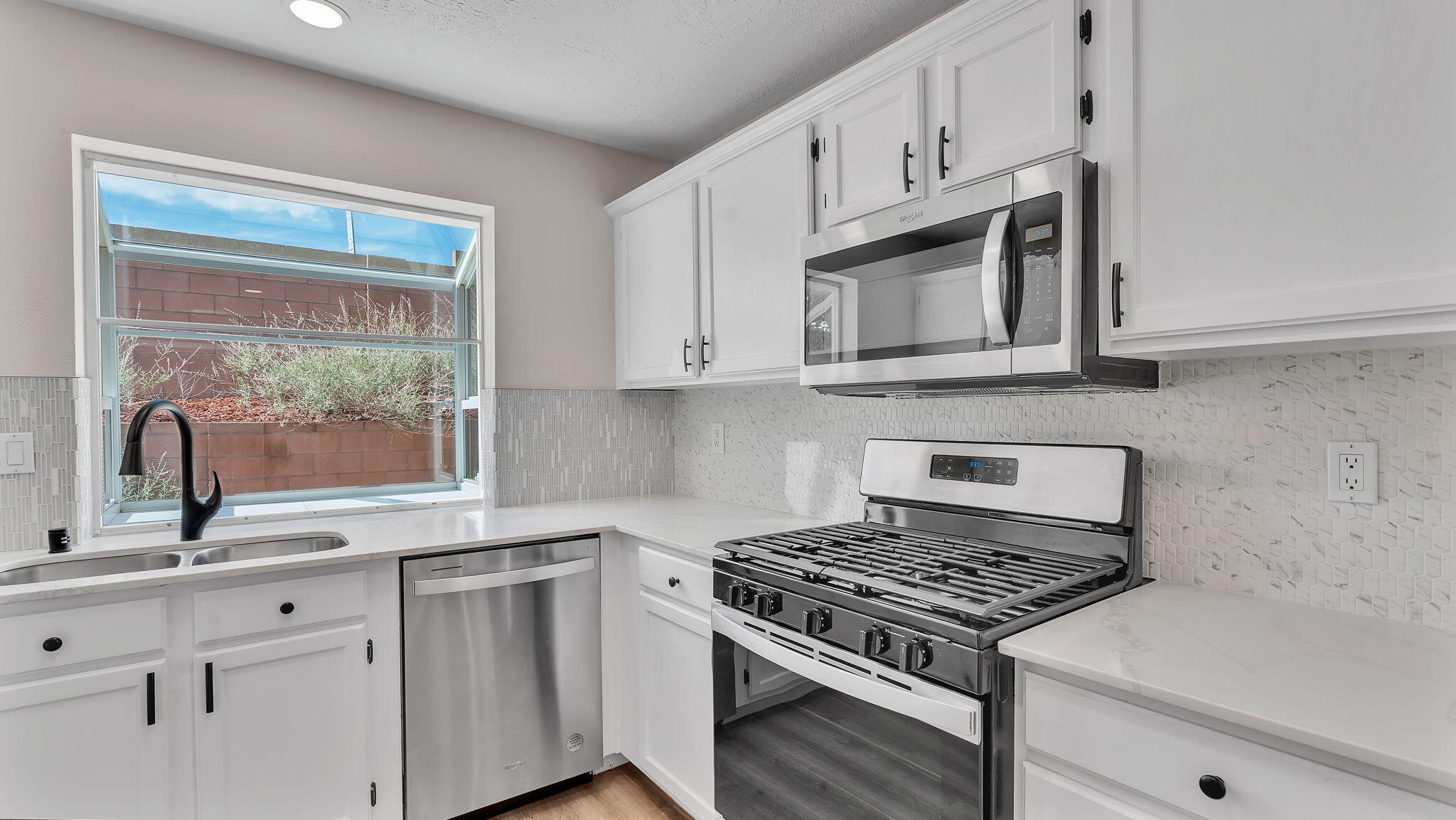 11119 SIDNEY Avenue NE