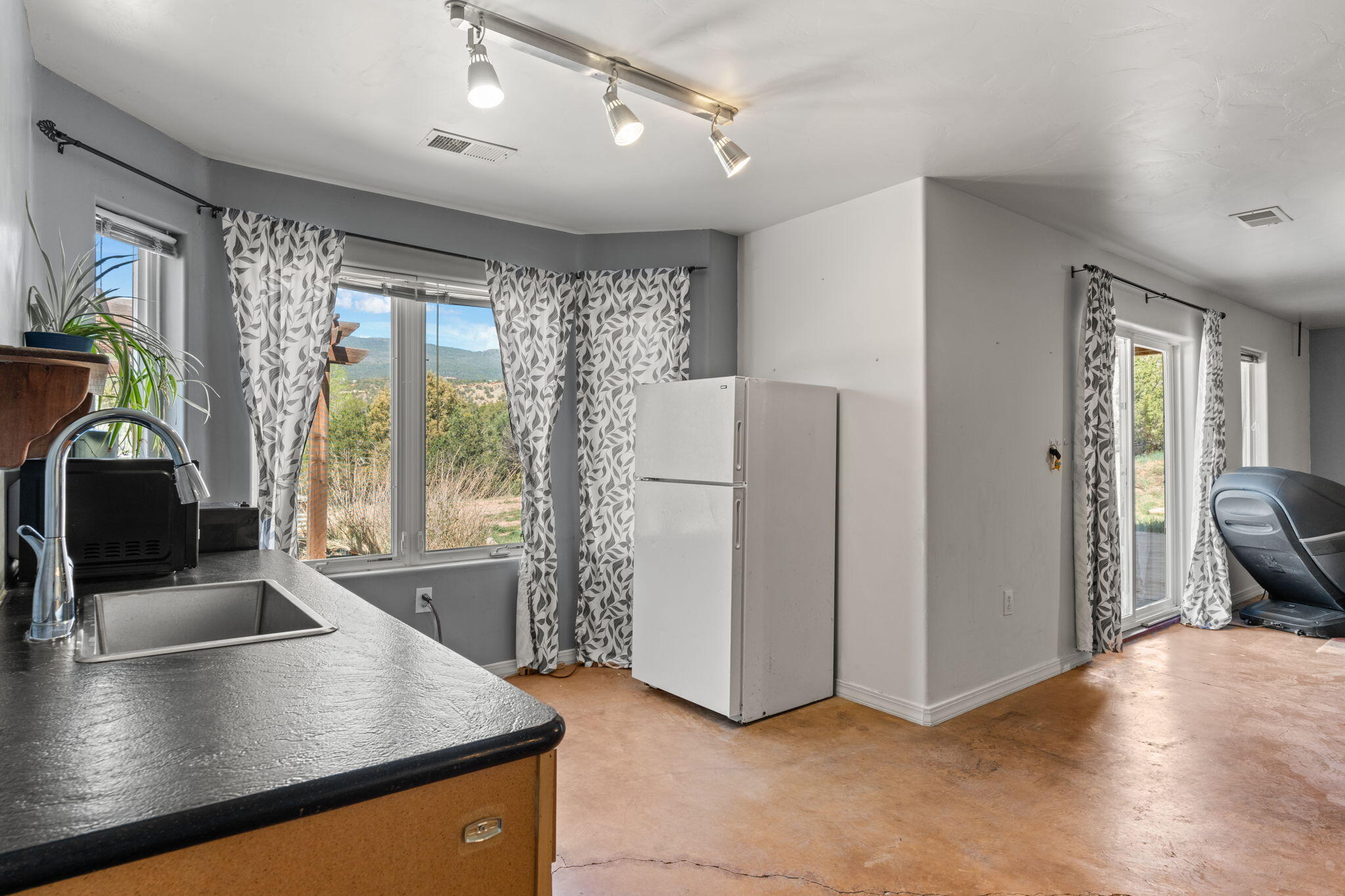 30 SHADE TREE Lane