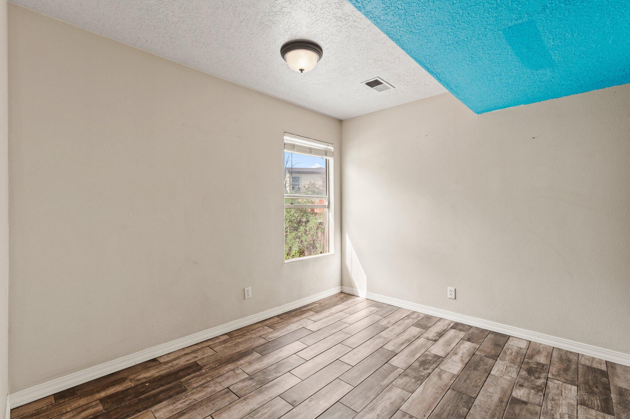 1725 CHAMISA Road NE