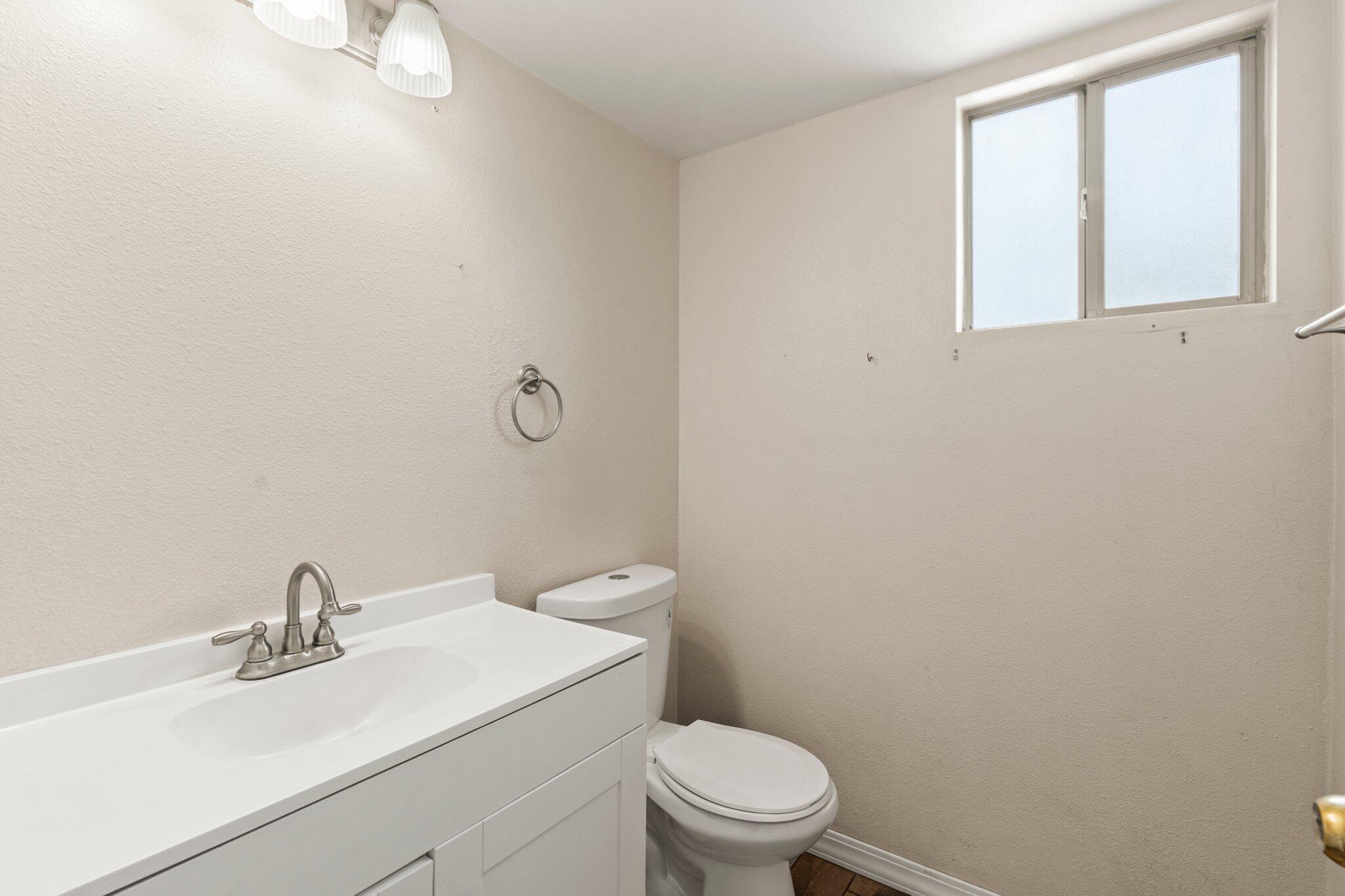 1725 CHAMISA Road NE