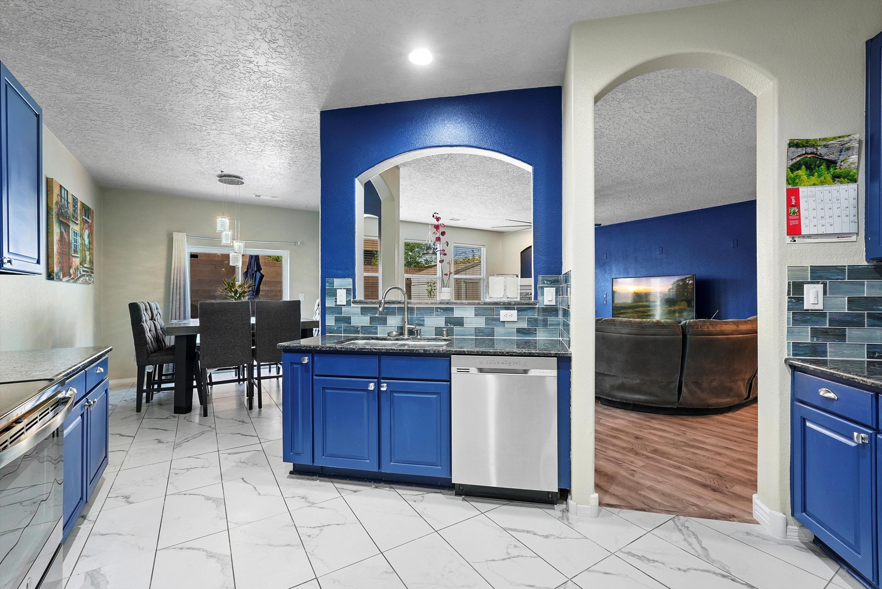 2203 VIA ESTERLINA Avenue SE