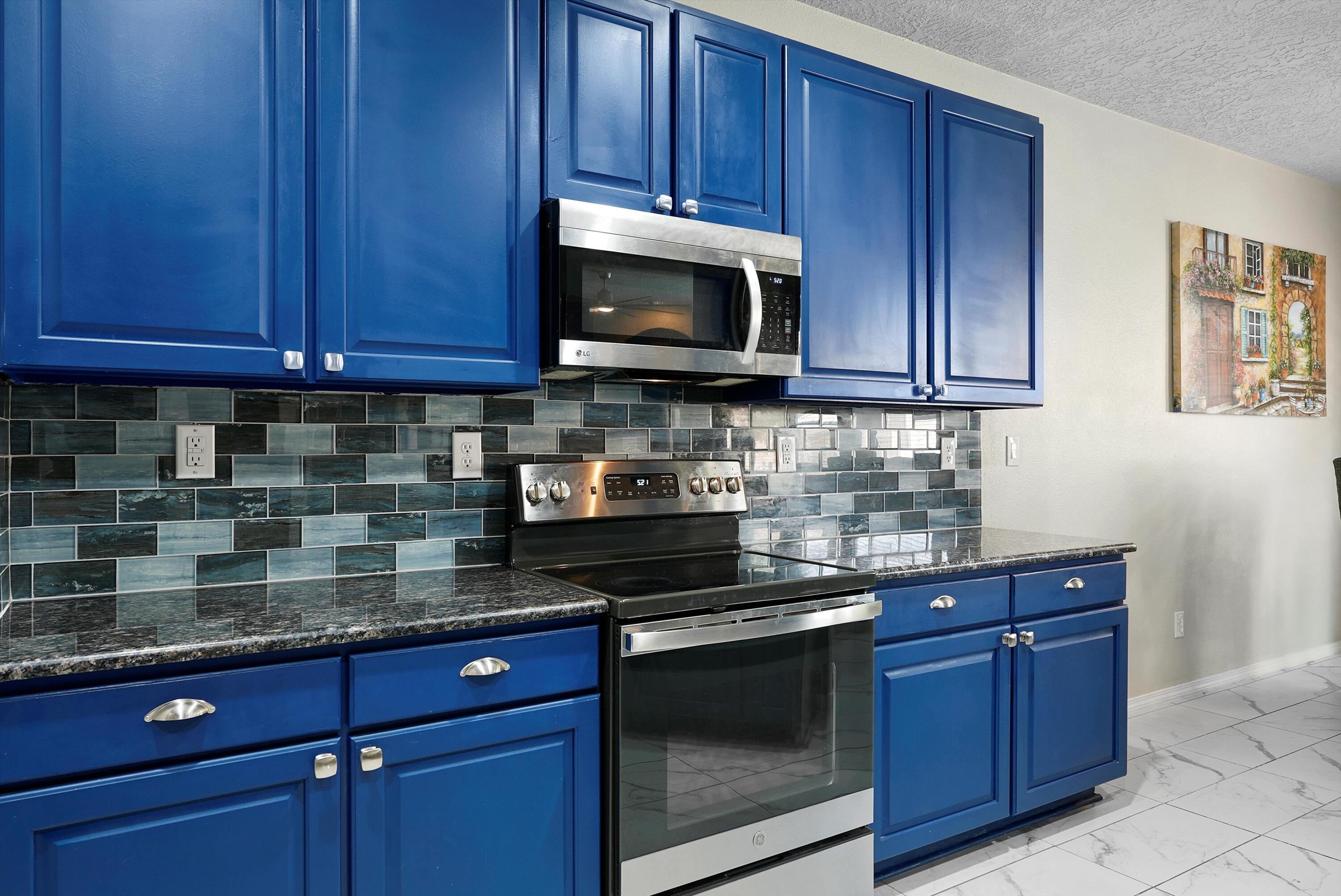 2203 VIA ESTERLINA Avenue SE