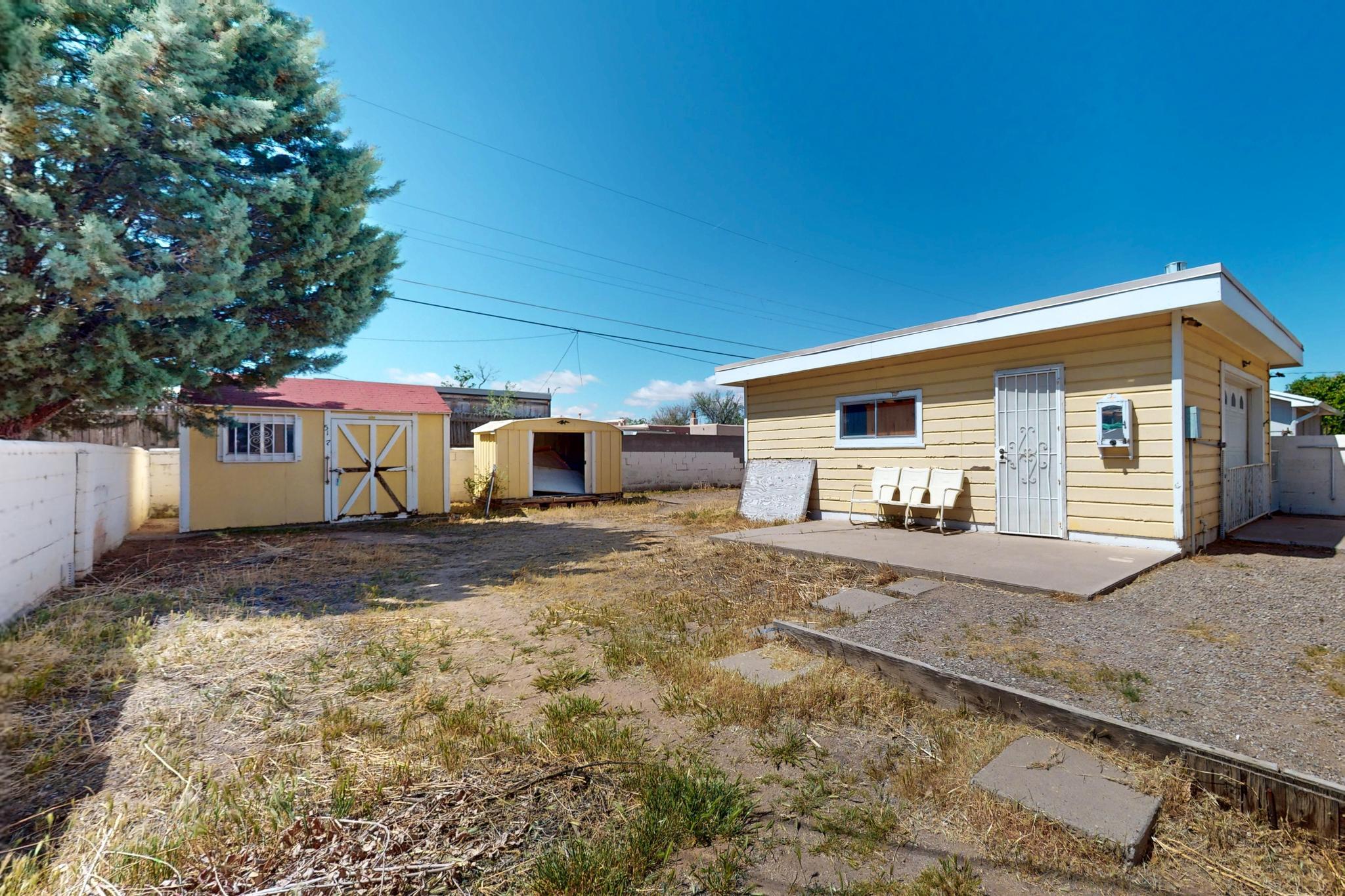 512 DOUGLAS MACARTHUR Road NW