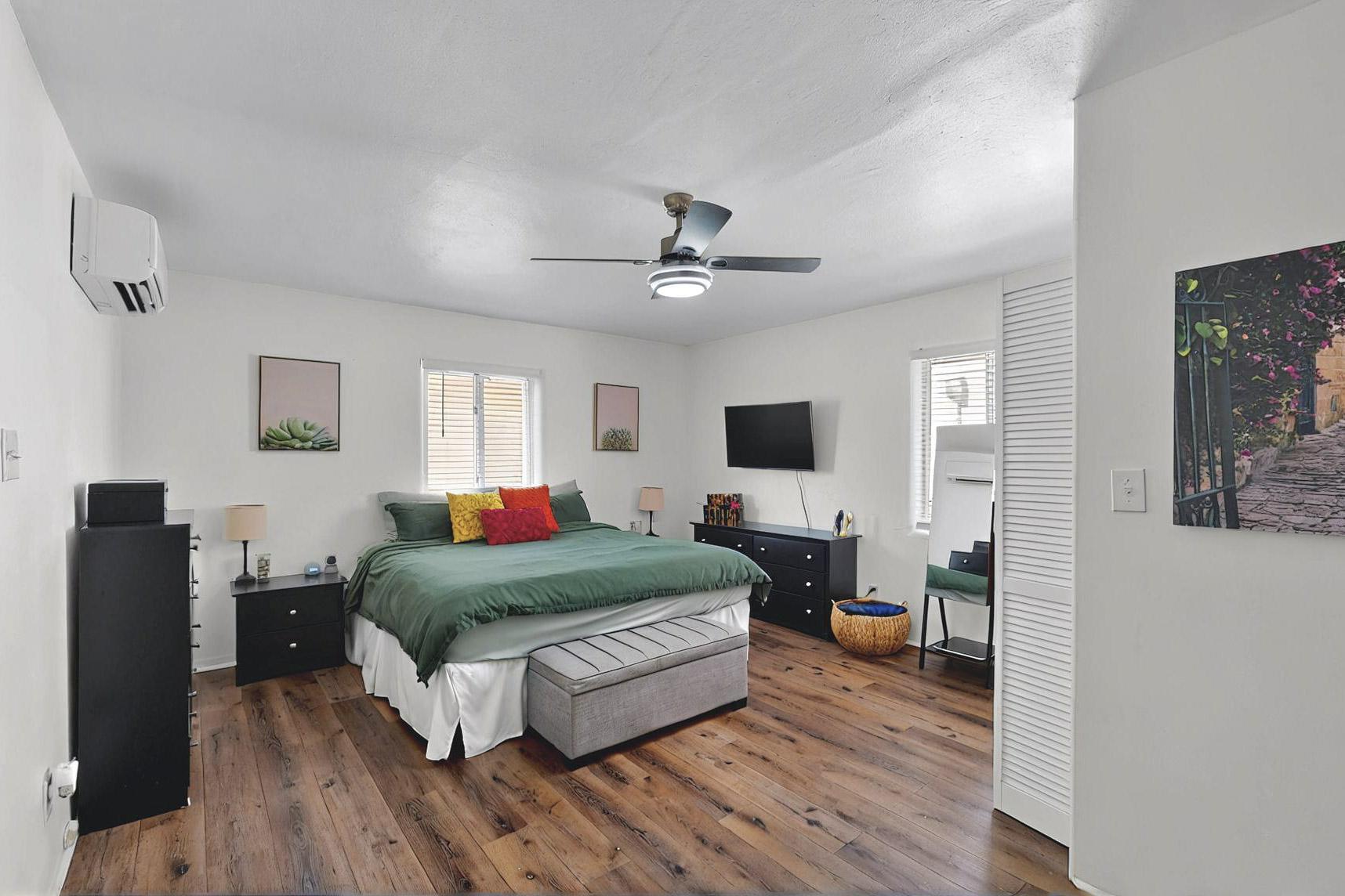 512 DOUGLAS MACARTHUR Road NW