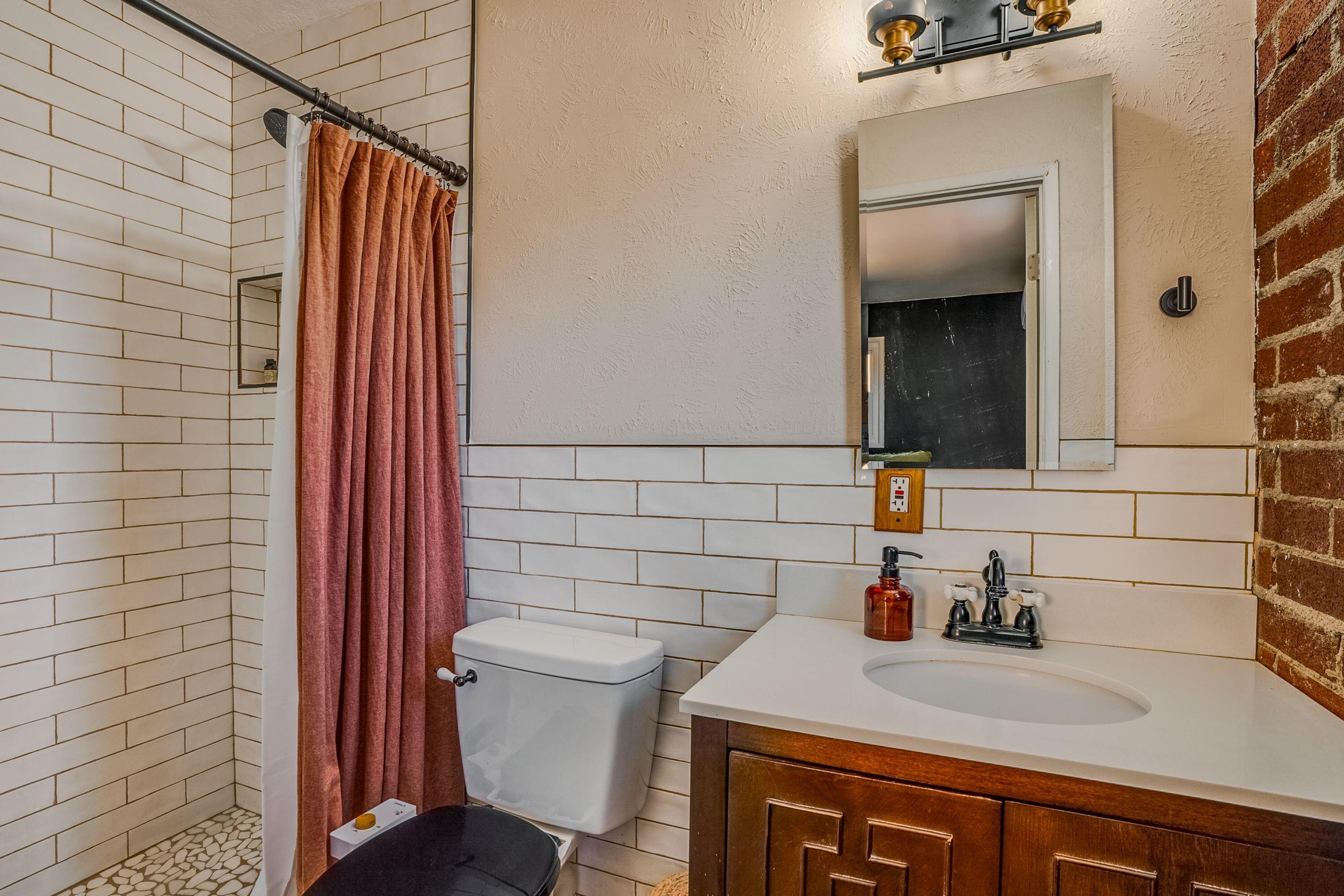 2325 STEVENS Drive NE