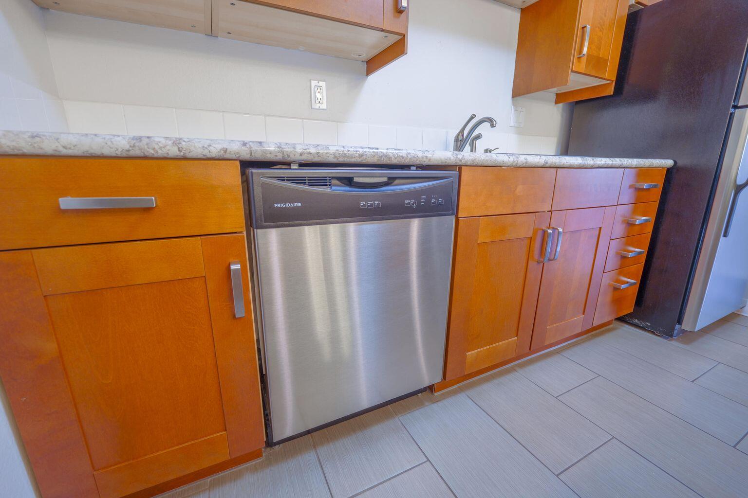 3831 MONTGOMERY Boulevard NE 433