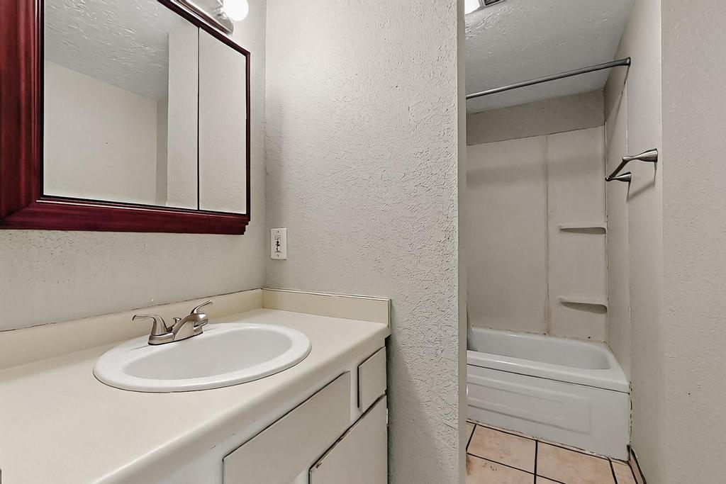 3867 MONTGOMERY Boulevard NE 1604