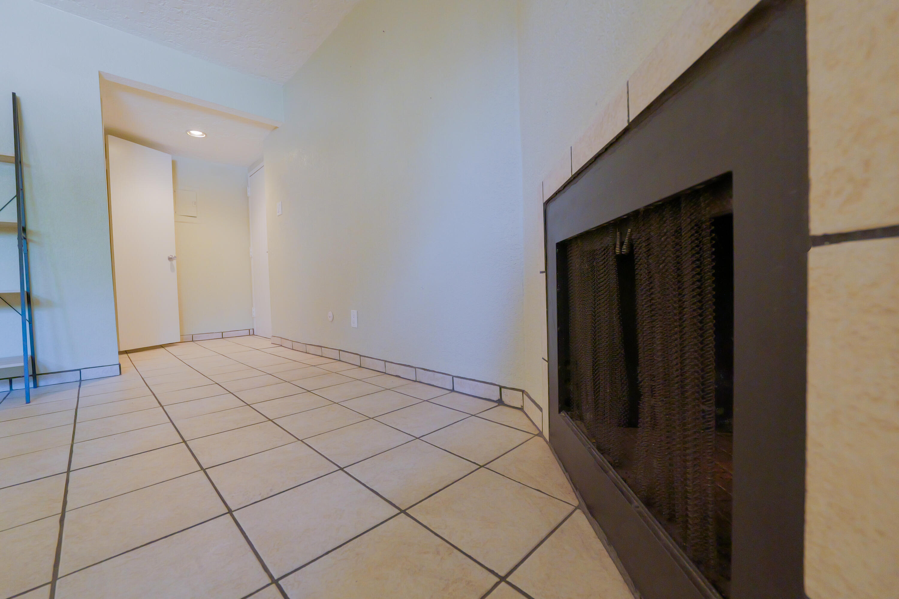 3867 MONTGOMERY Boulevard NE 1604