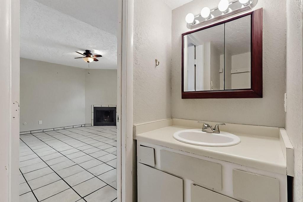 3867 MONTGOMERY Boulevard NE 1604