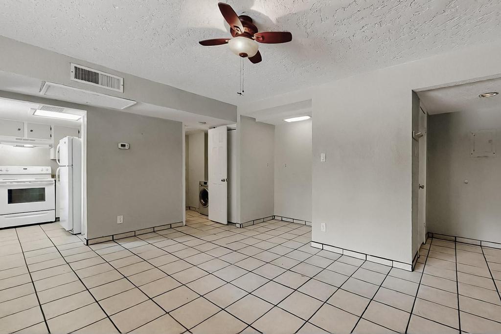 3867 MONTGOMERY Boulevard NE 1604