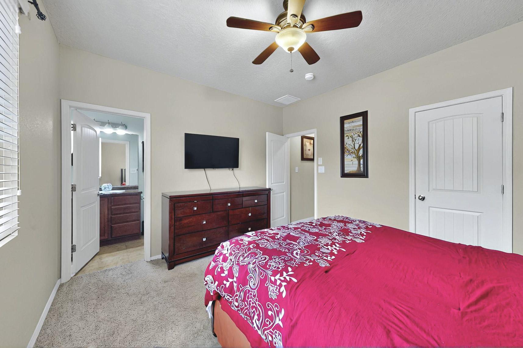1406 Bluesky NE