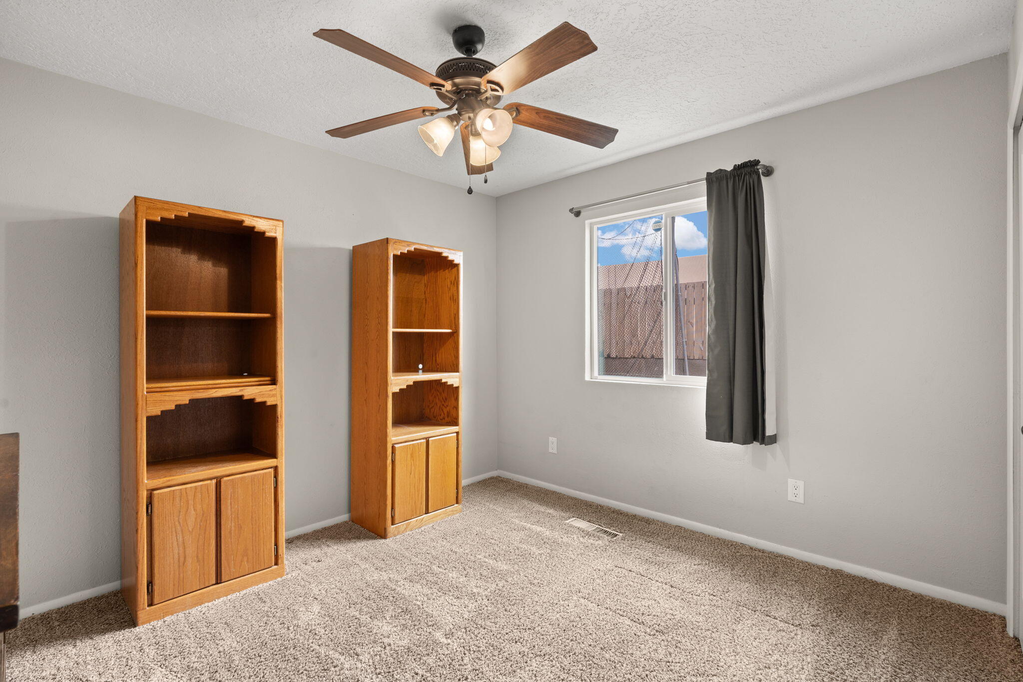 7620 BUCKBOARD Avenue NE