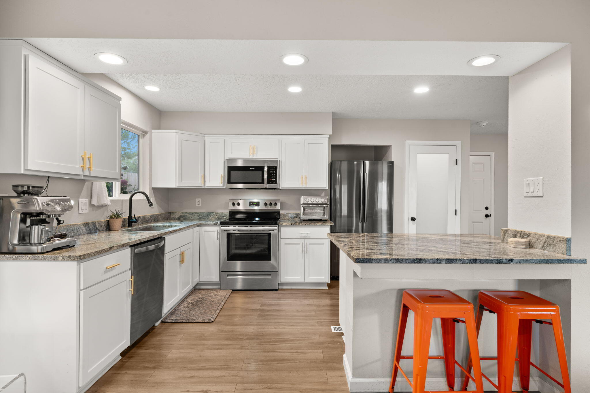 7620 BUCKBOARD Avenue NE