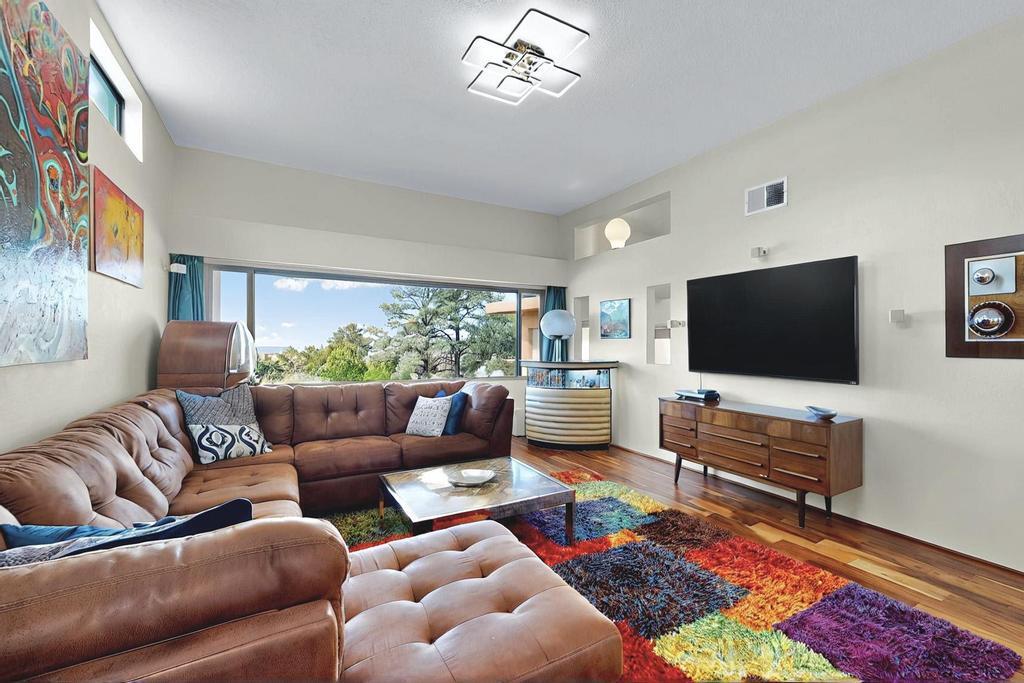 536 BLACK BEAR Road NE