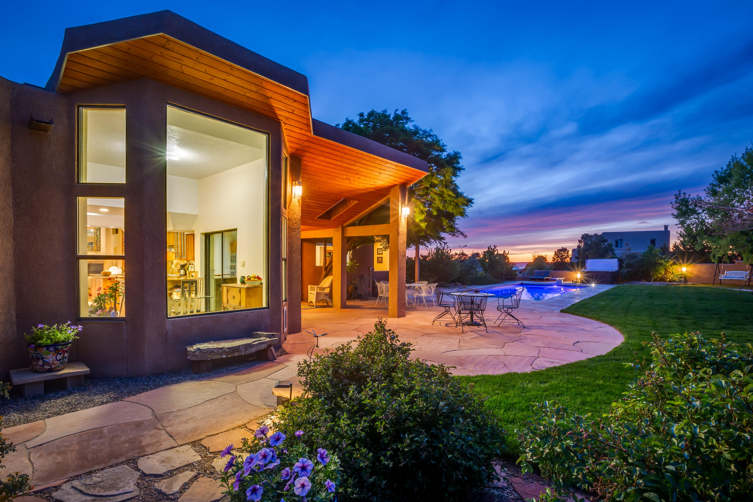 536 BLACK BEAR Road NE