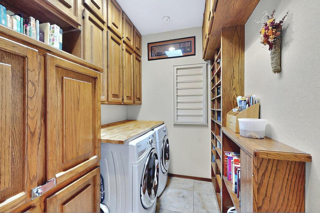 536 BLACK BEAR Road NE